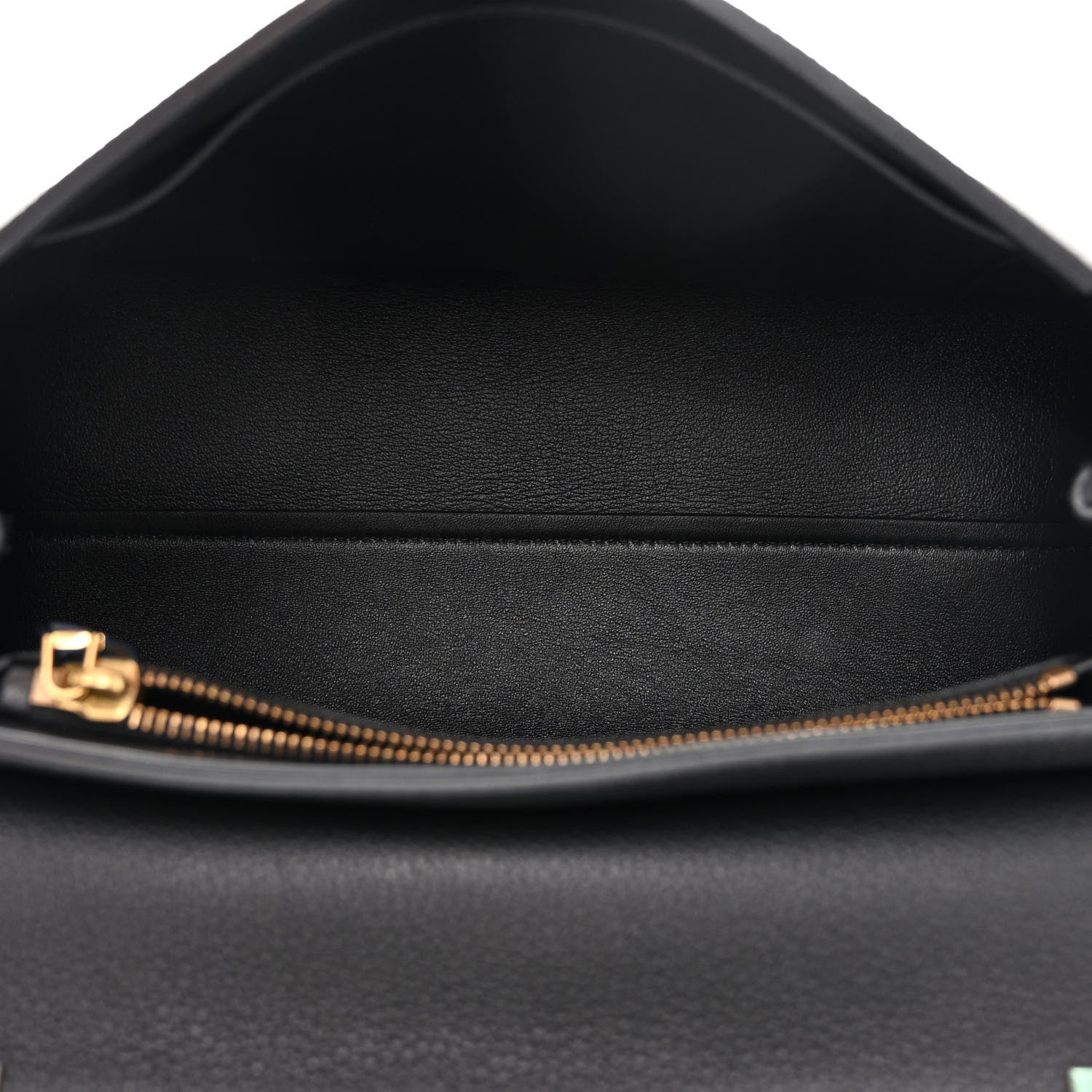 Valentino Garavani Pebbled Calfskin Medium VRing Chain Shoulder Bag Black 5 of 9