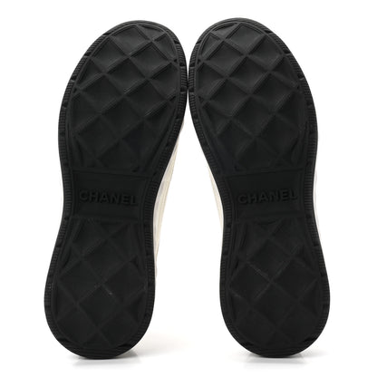 Chanel Velvet Calfskin Mixed Fibers CC Sneakers 40 Ivory Black 5 of 8