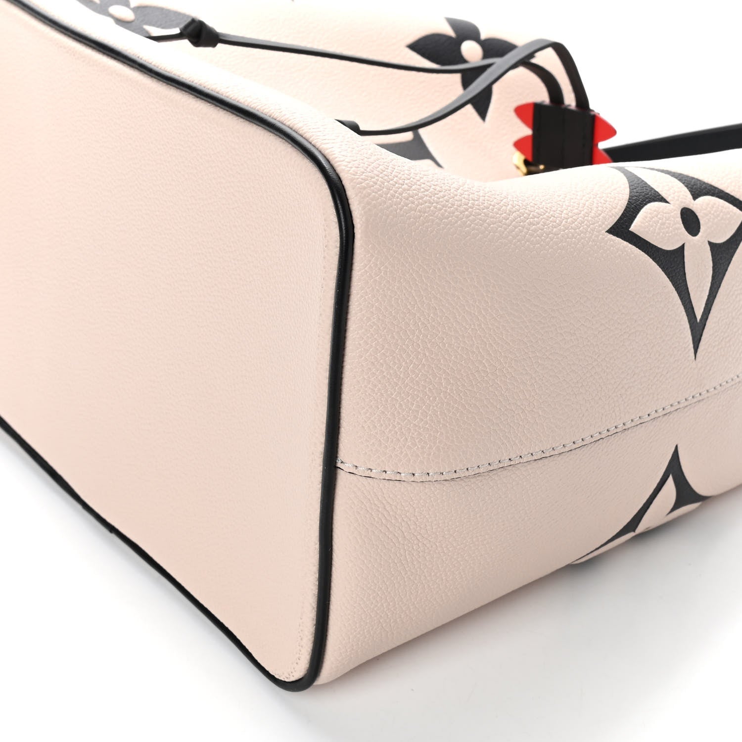 Louis Vuitton Empreinte Monogram Giant Crafty Neonoe MM Creme Black 8 of 8