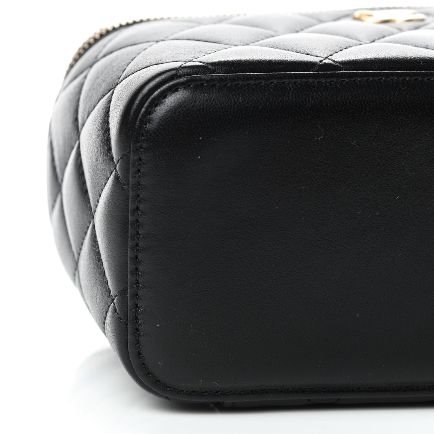 Lambskin Quilted Small Pearl Crush Vanity Case With Chain Black