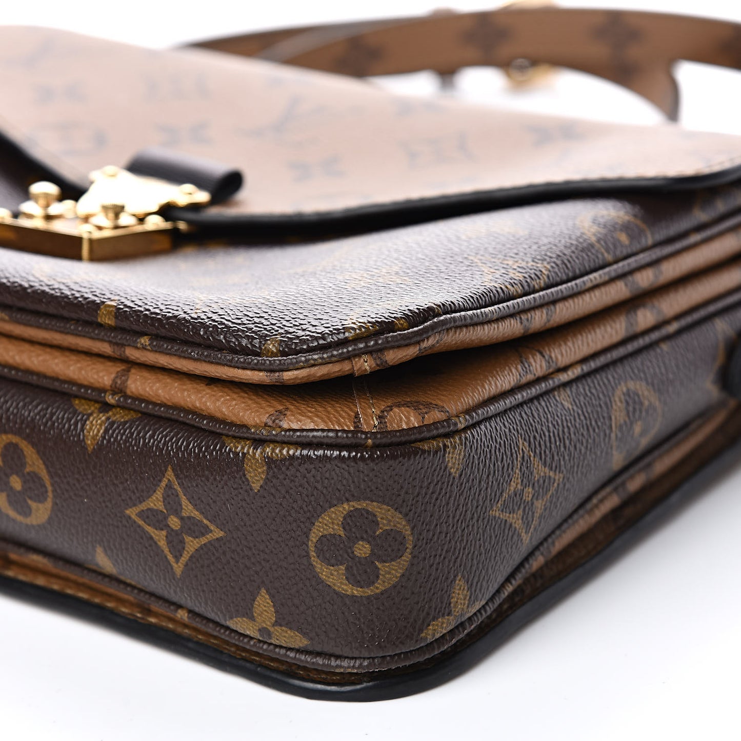 Reverse Monogram Pochette Metis