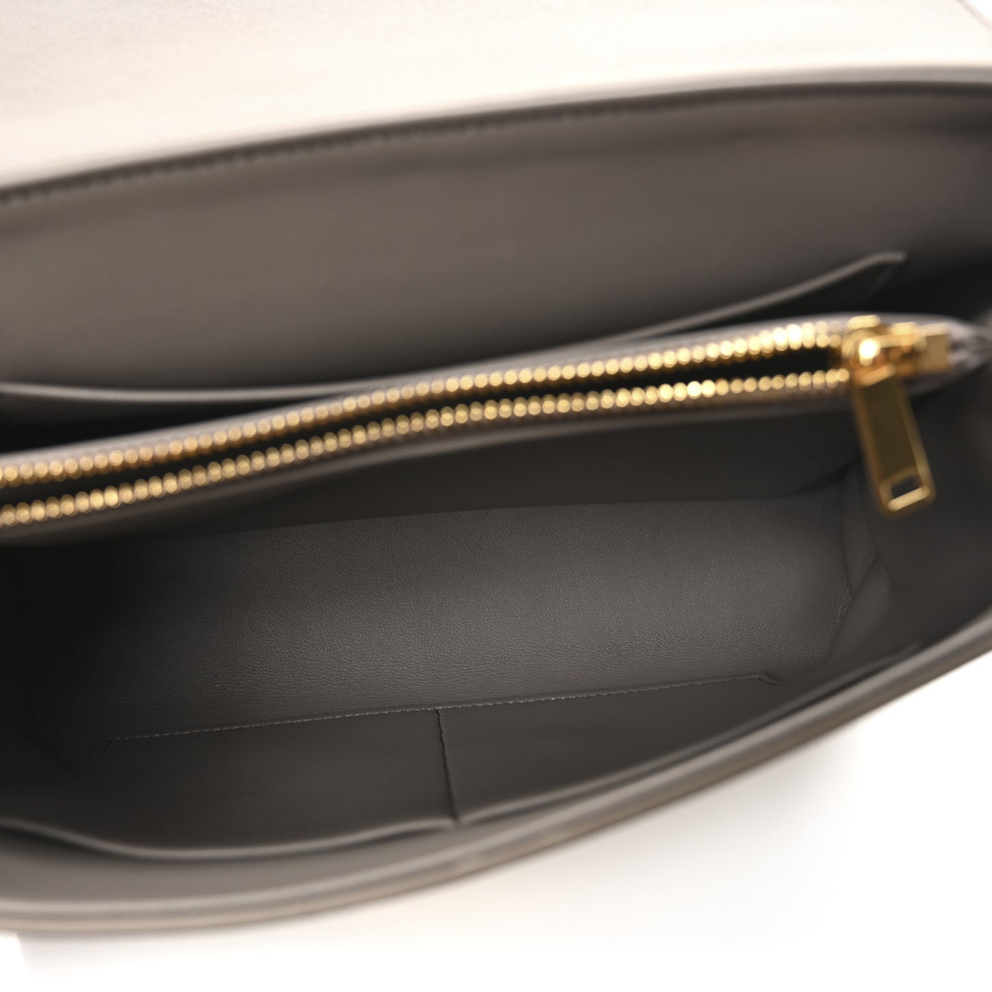 Supple Calfskin Medium Nino Pebble