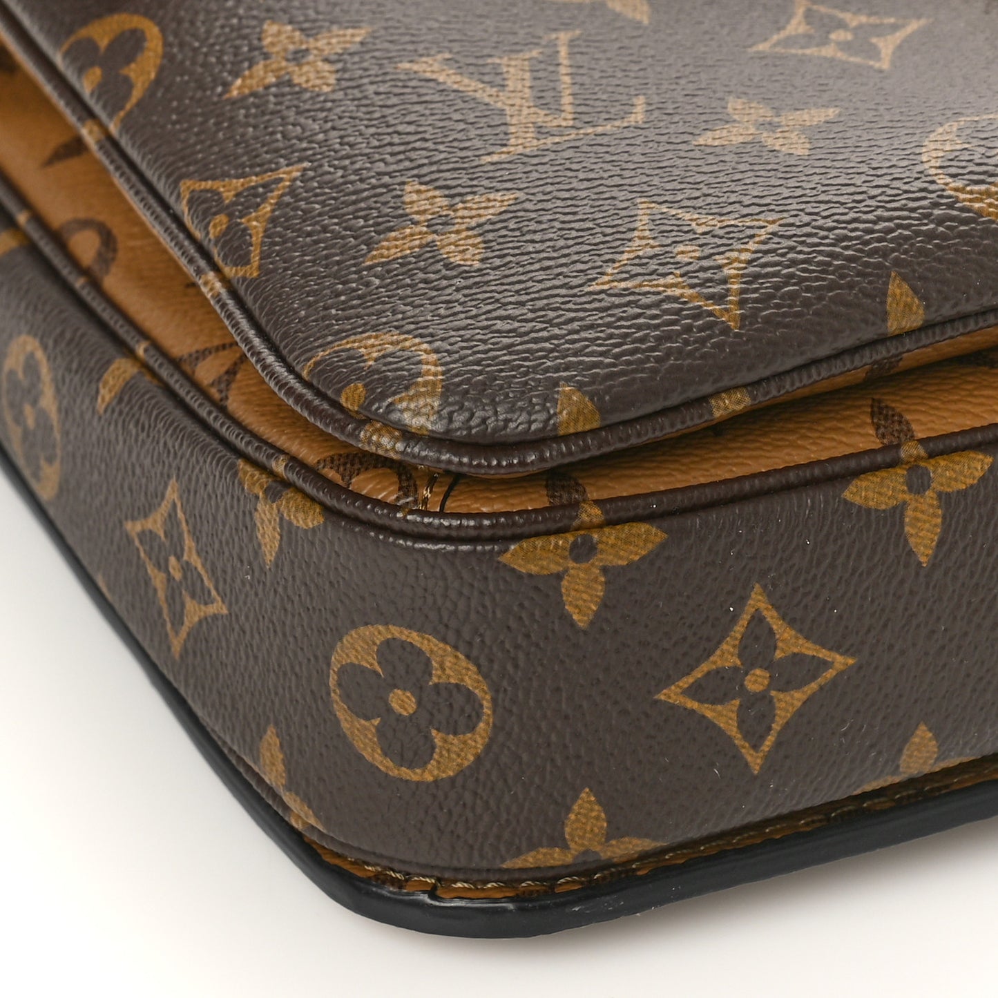 Reverse Monogram Pochette Metis
