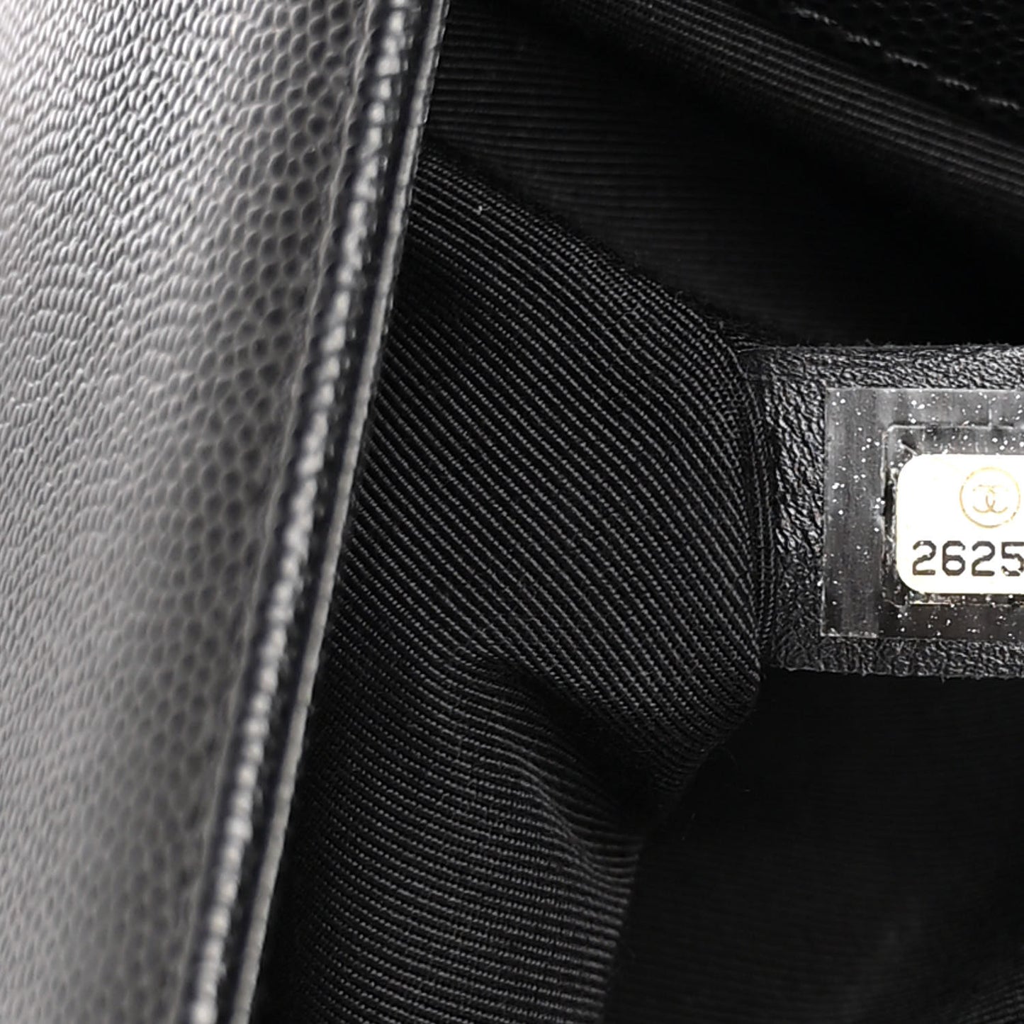 Caviar Quilted Medium Boy Flap Black