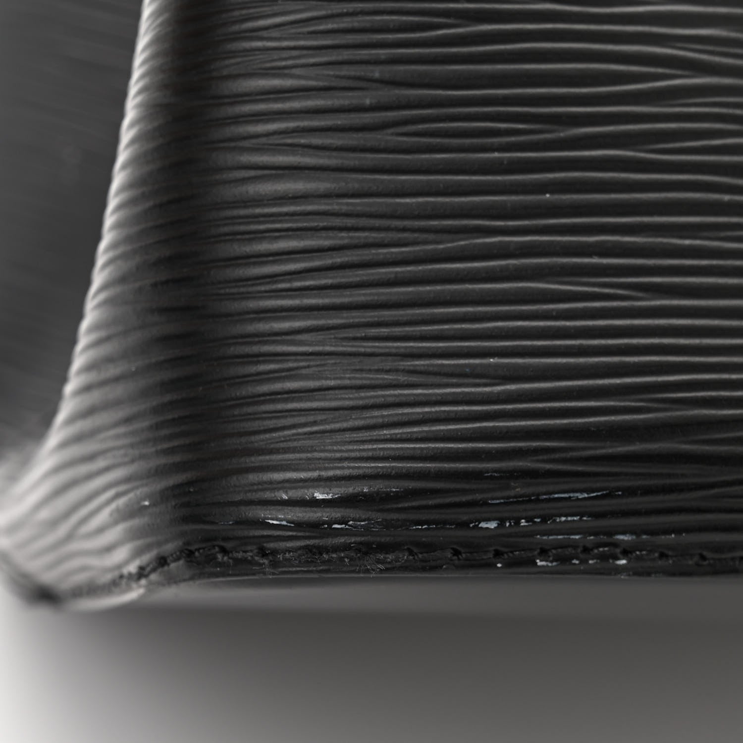 Louis Vuitton Epi NeoNoe MM Black 11 of 12