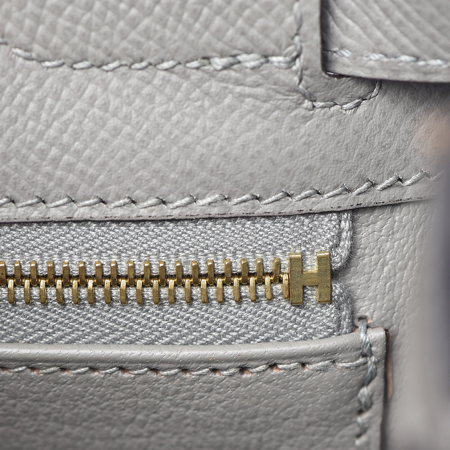 Epsom Kelly Sellier 32 Gris Mouette