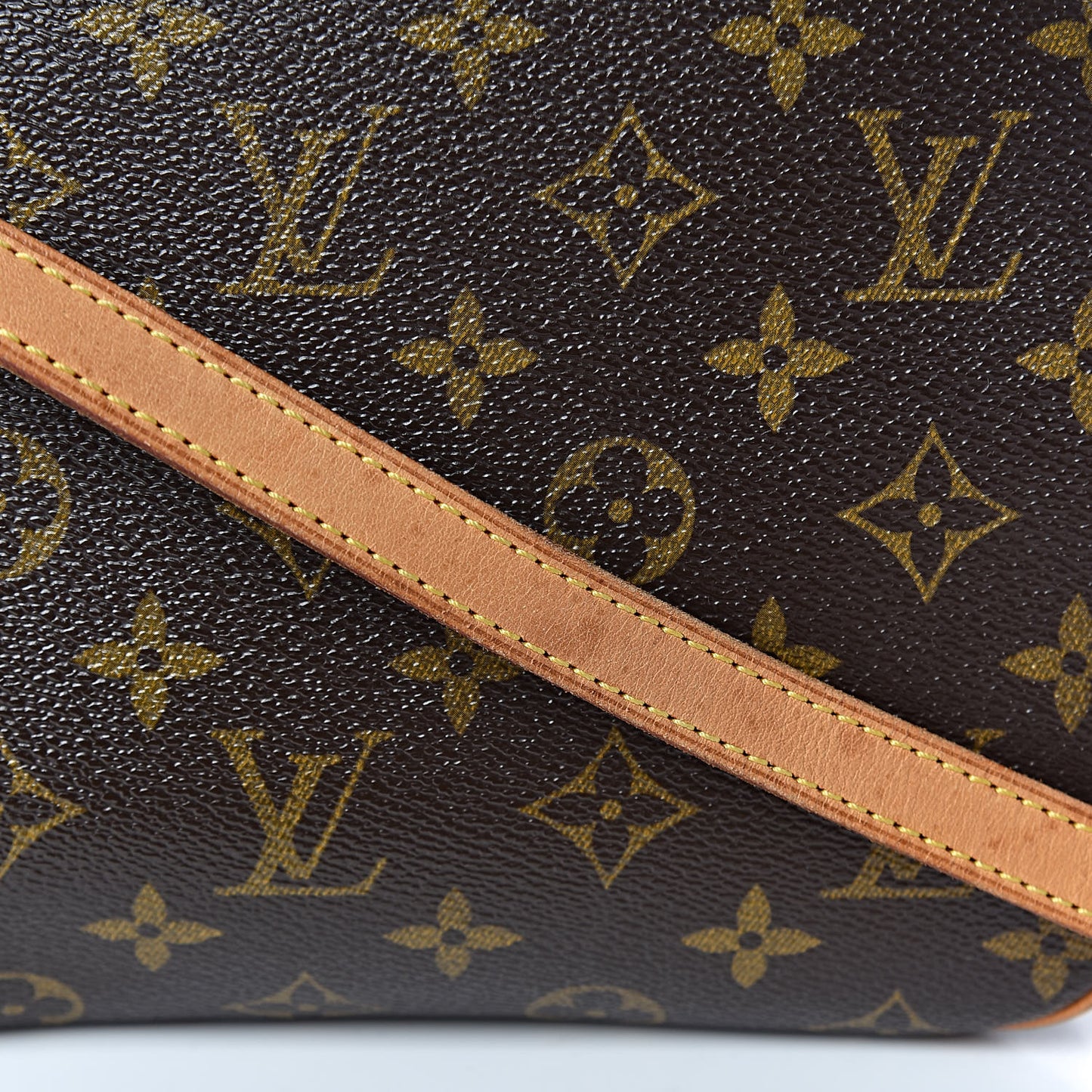 Monogram Blois
