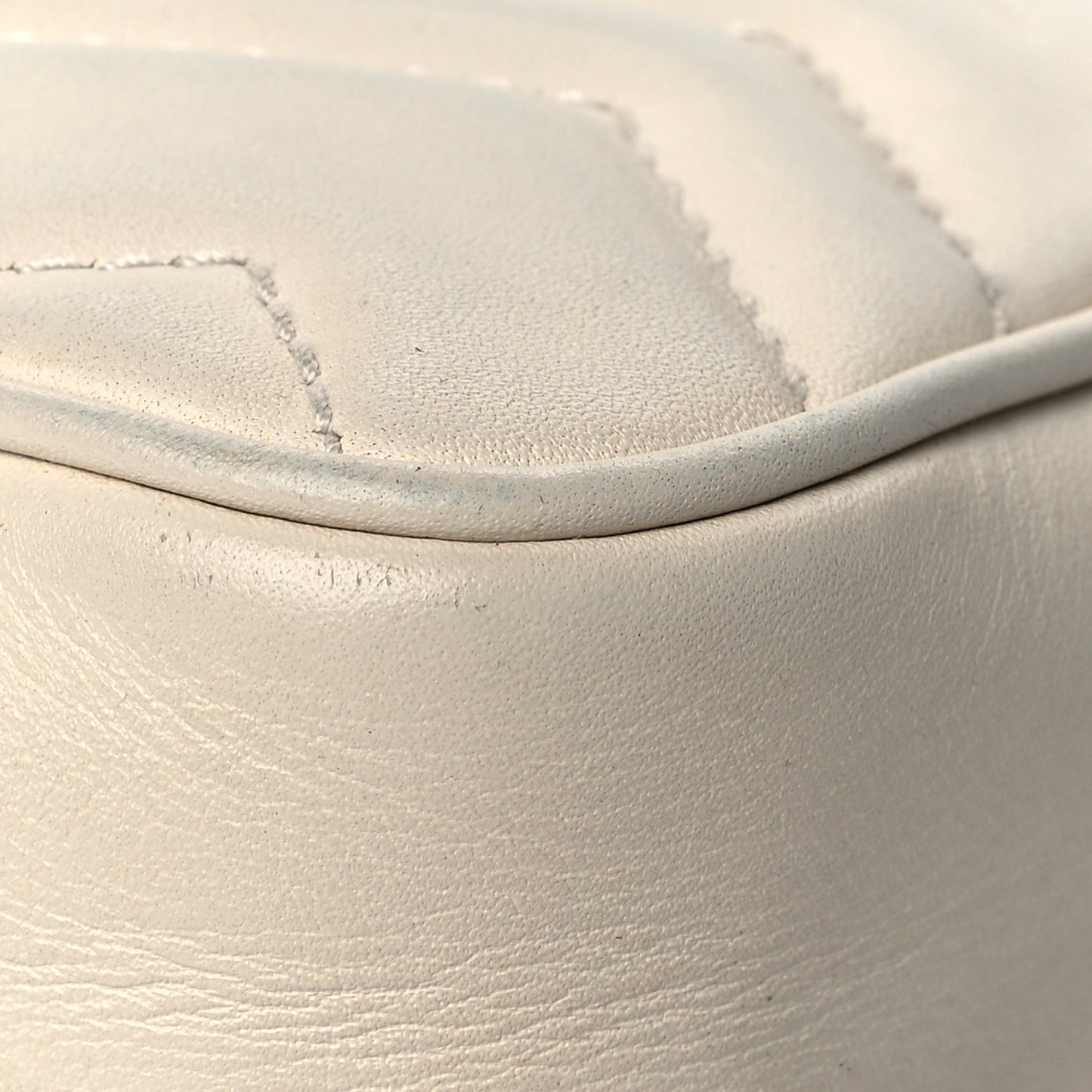 Calfskin Matelasse Super Mini GG Marmont Shoulder Bag White