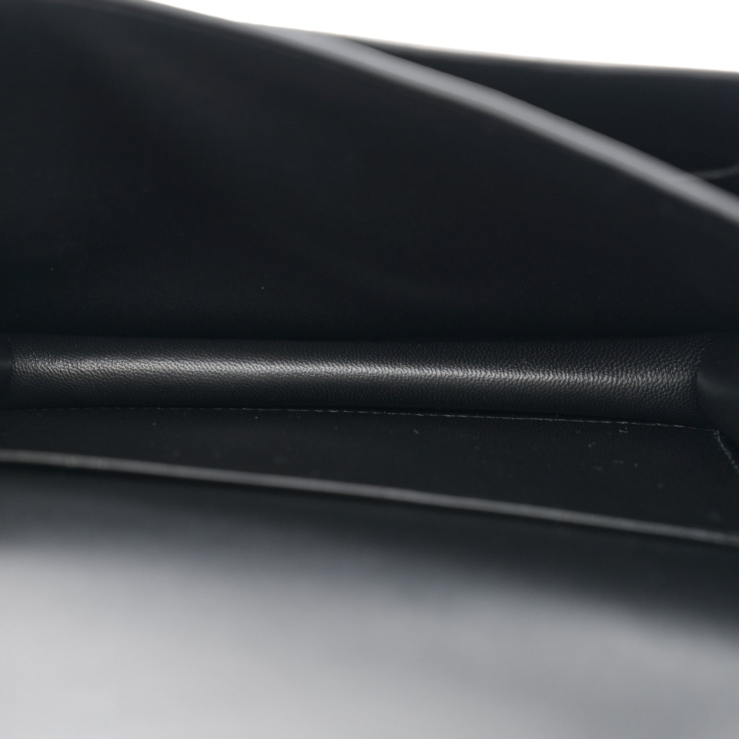 Epsom Constance 18 Black