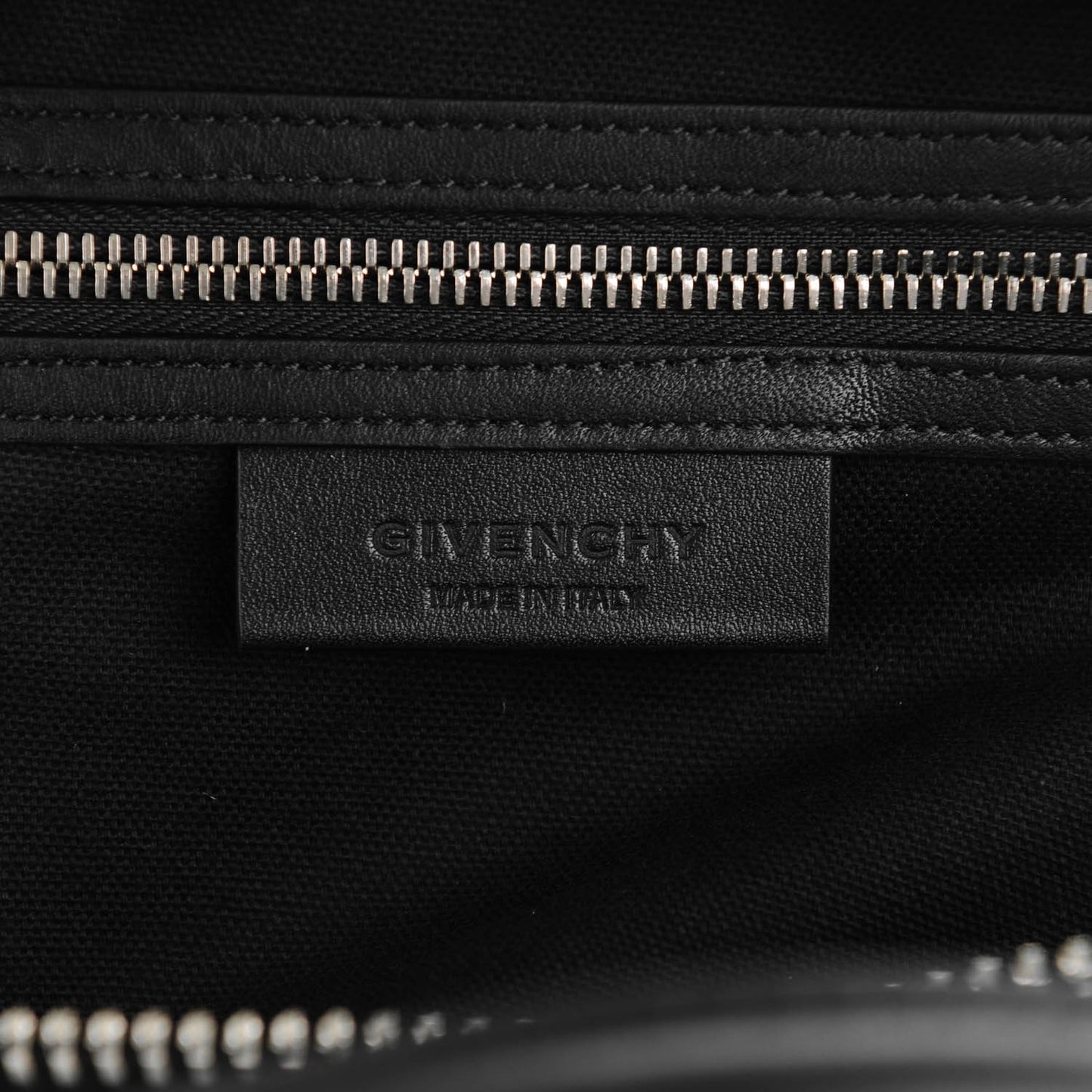 Calfskin Medium Studded Antigona Black