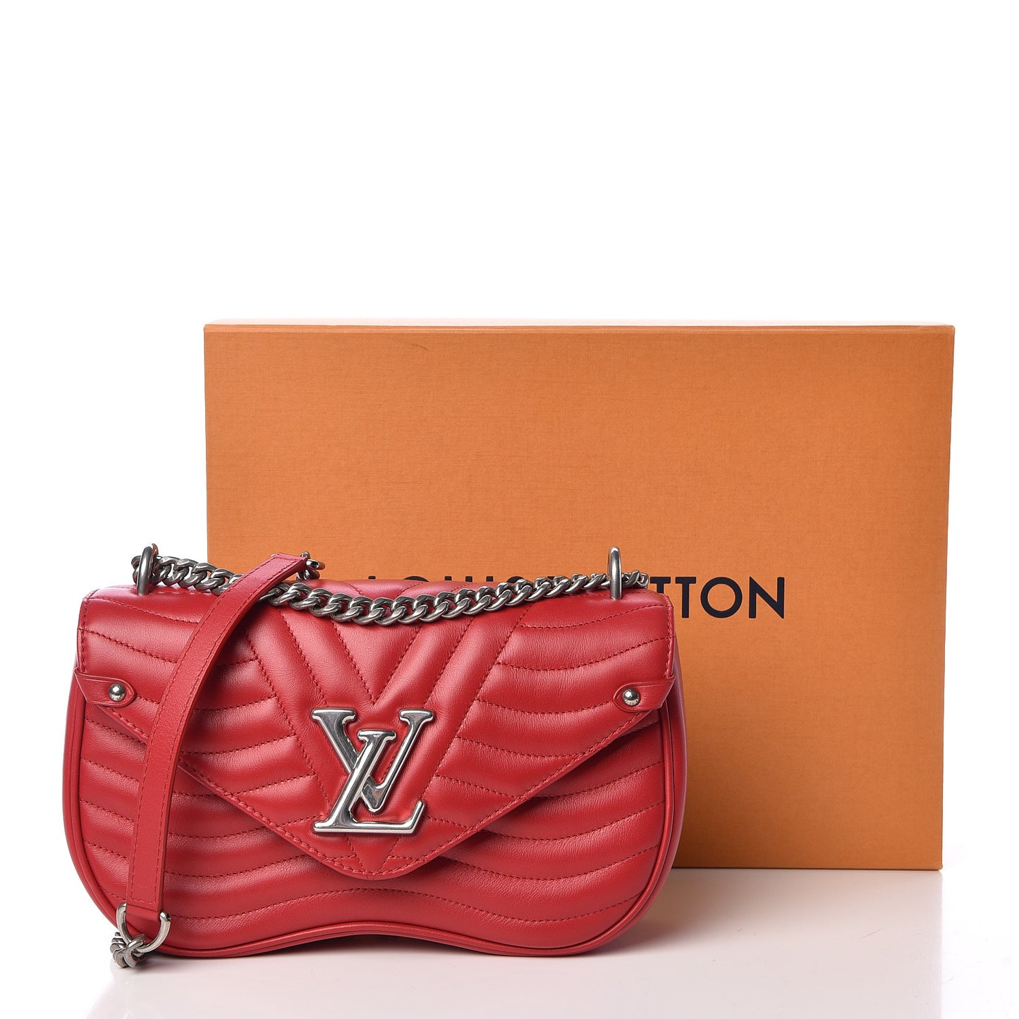 Calfskin New Wave Chain MM Ecarlate