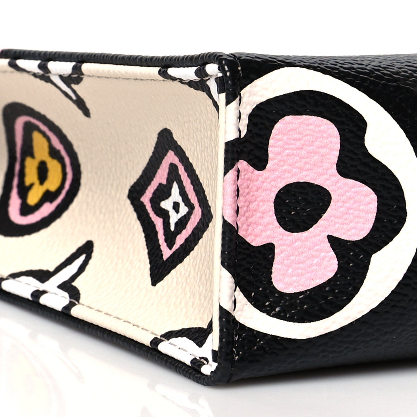 Monogram Giant Wild At Heart Toiletry Pouch 26 Black