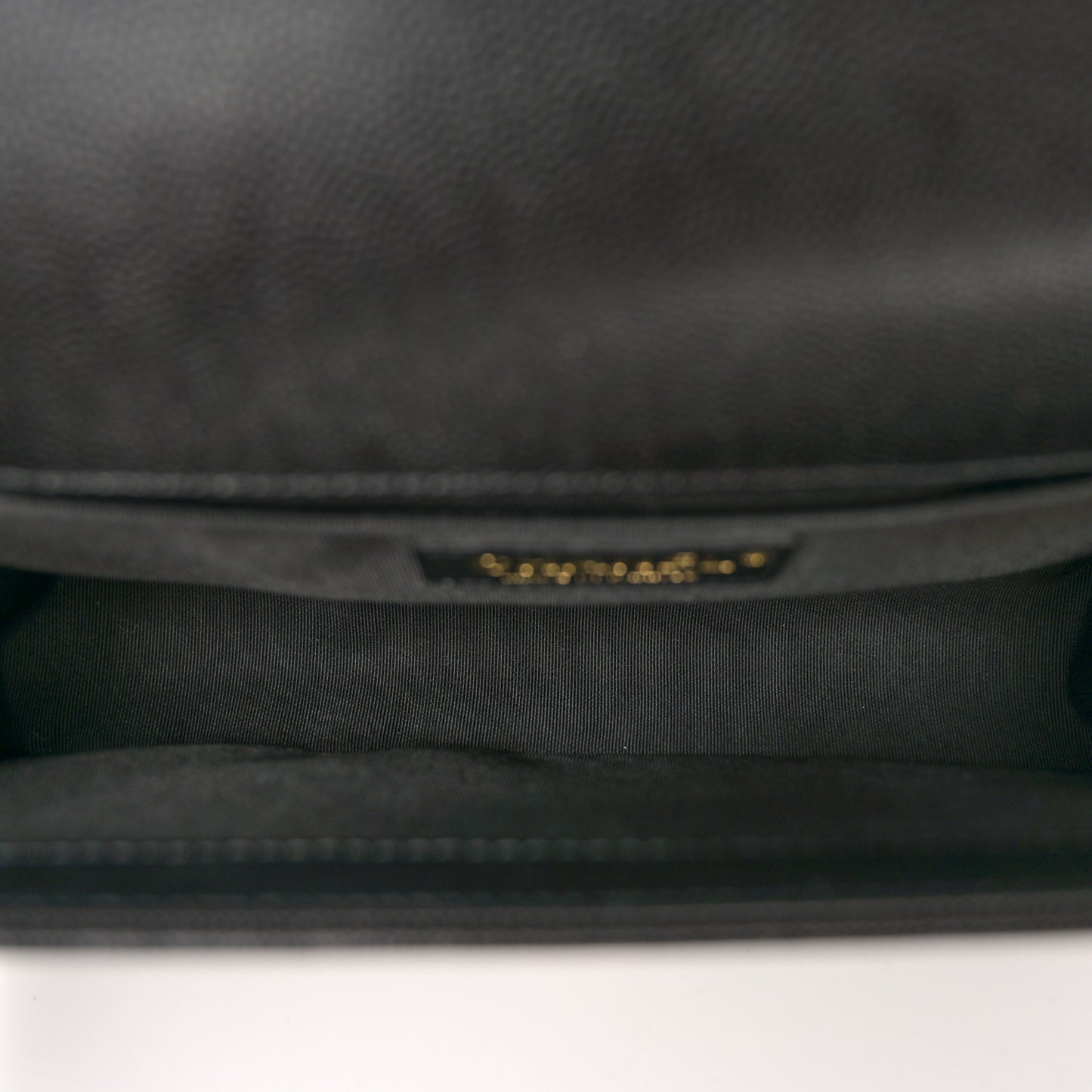 Caviar Quilted Medium Boy Flap Black