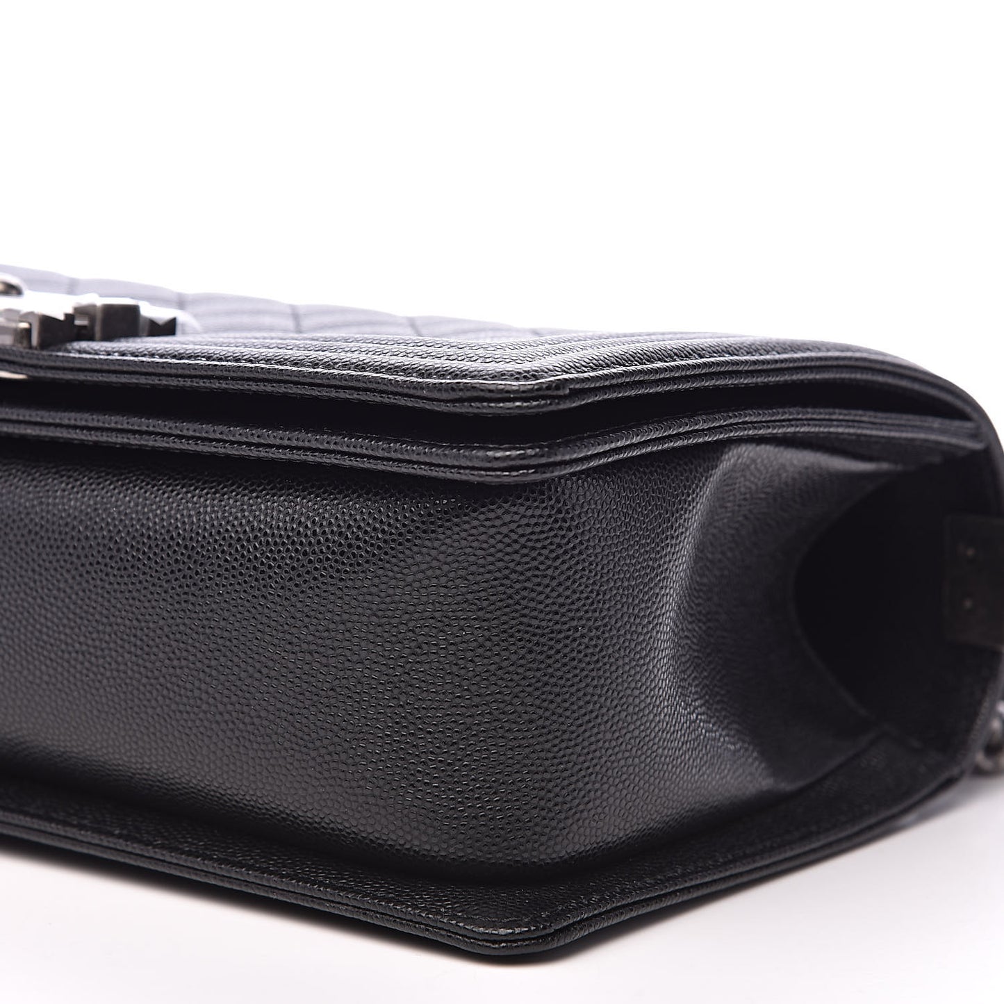 Caviar Quilted Medium Boy Flap Black