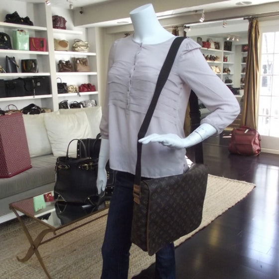 Louis Vuitton Monogram Abbesses Messenger Bag 2 of 10