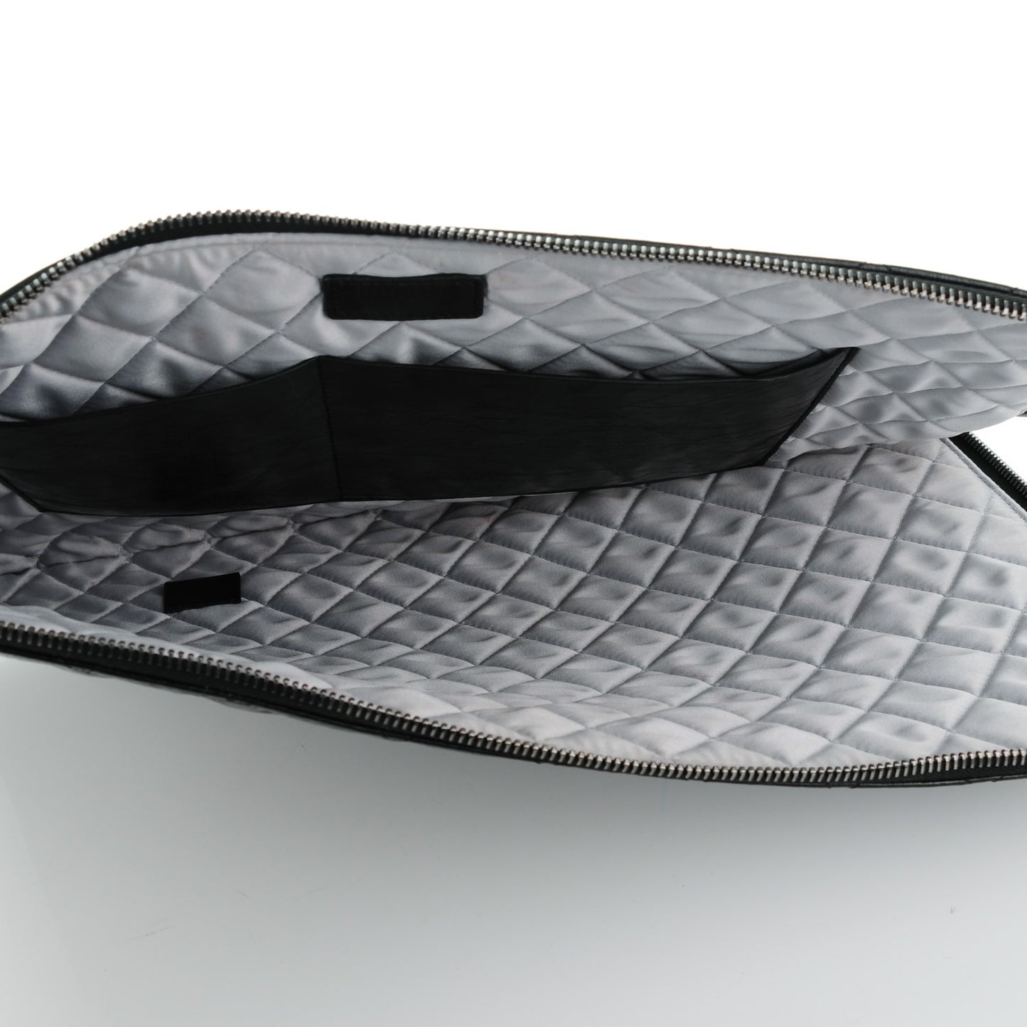 Crumpled Lambskin Quilted Large Slide Pouch Black