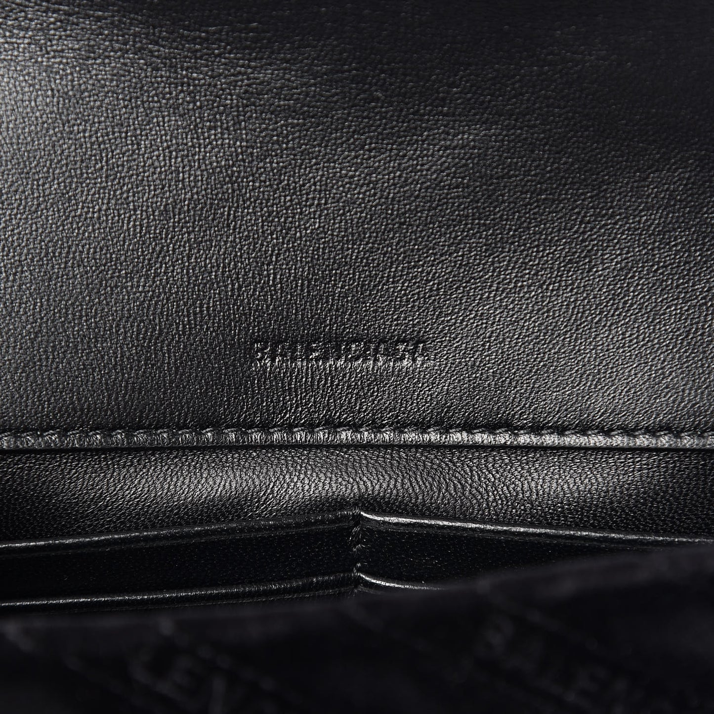 Velvet Logo Matelasse BB Chain Wallet Black