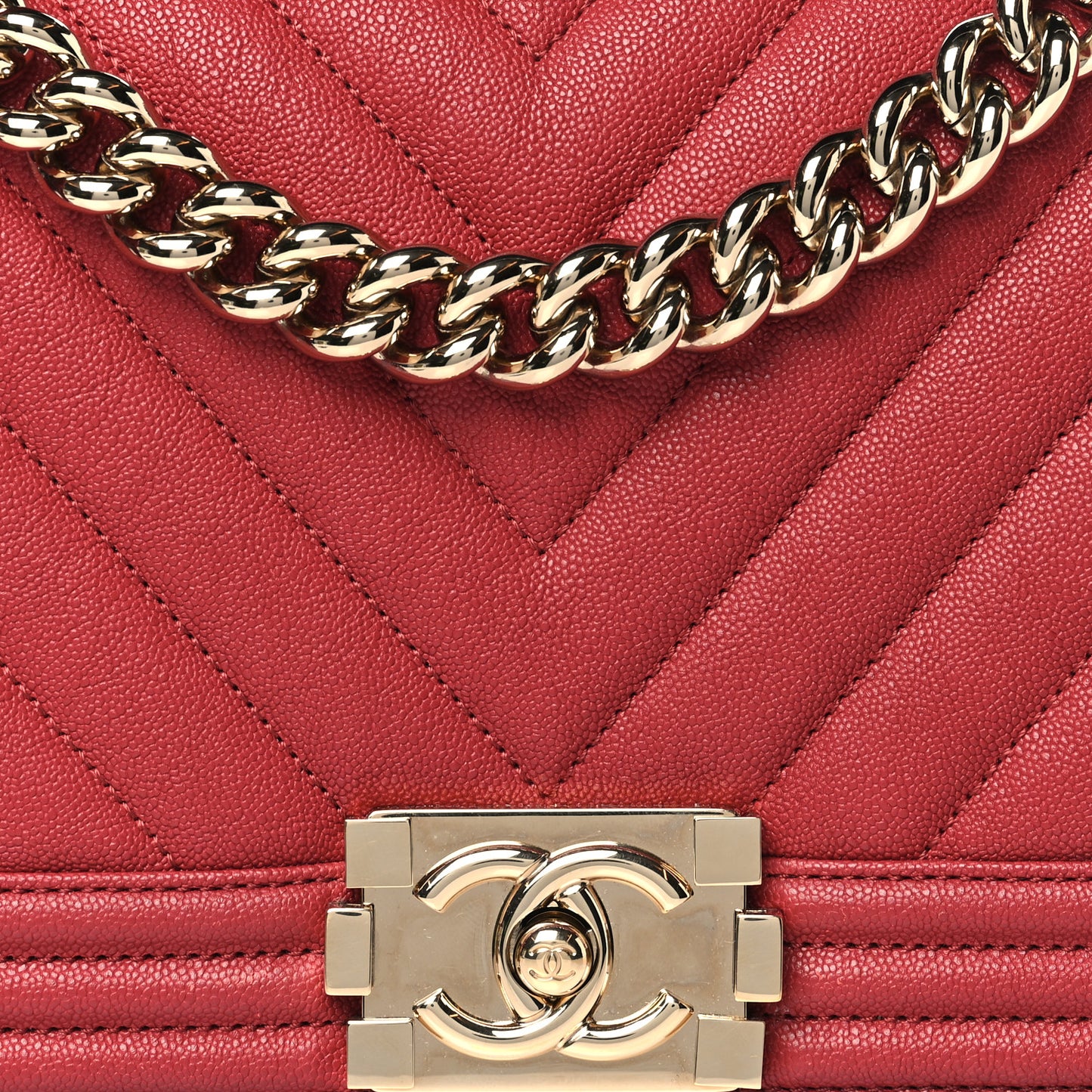 Caviar Chevron Quilted Medium Boy Flap Red