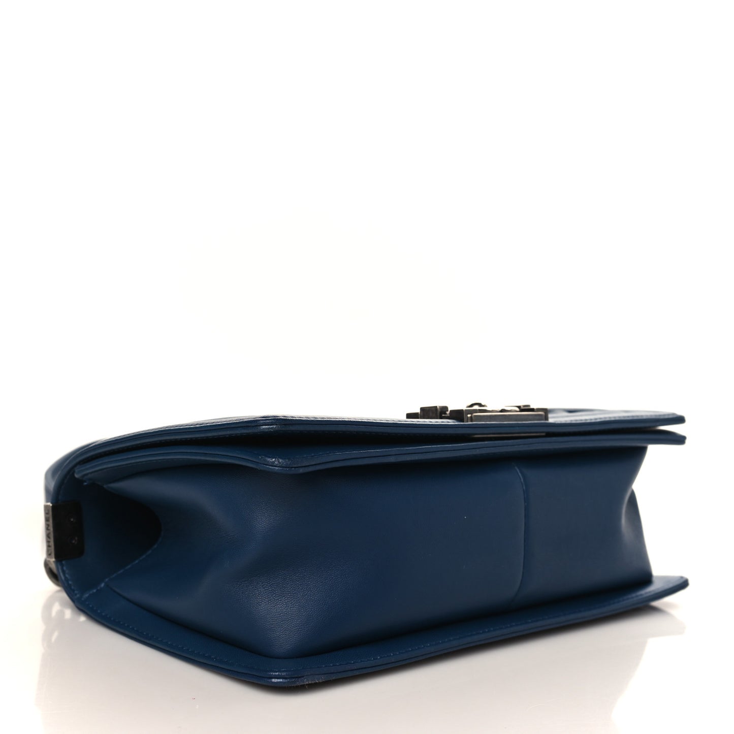 Wrinkled Lambskin Chevron Quilted Medium Boy Flap Navy