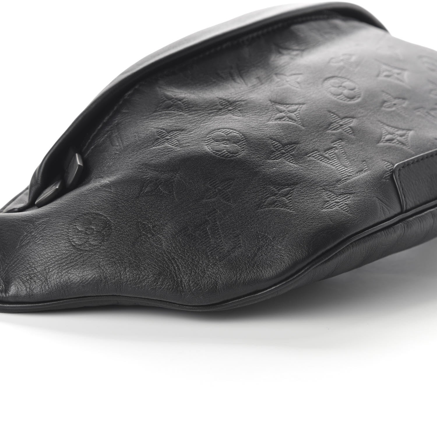 Louis Vuitton Calfskin Monogram Shadow Discovery Bumbag Black 6 of 9