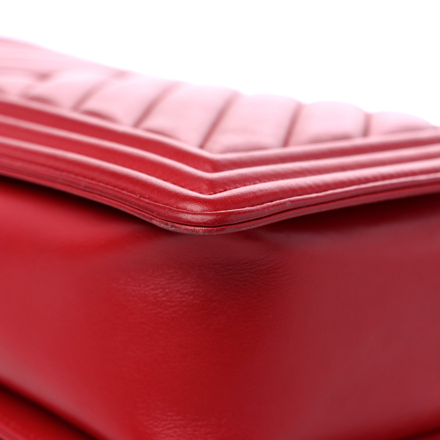 Lambskin Chevron Quilted New Medium Boy Flap Red