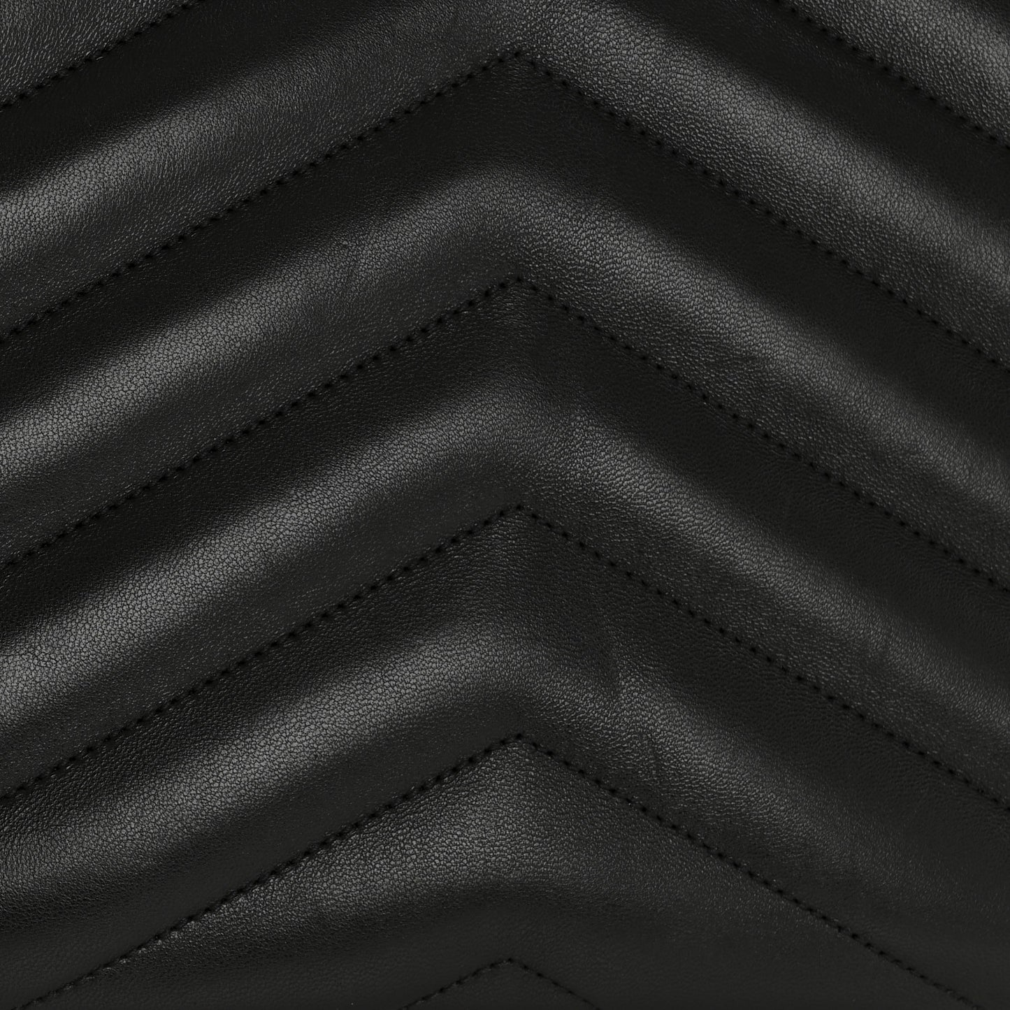 Lambskin Chevron Quilted Large Loulou Black