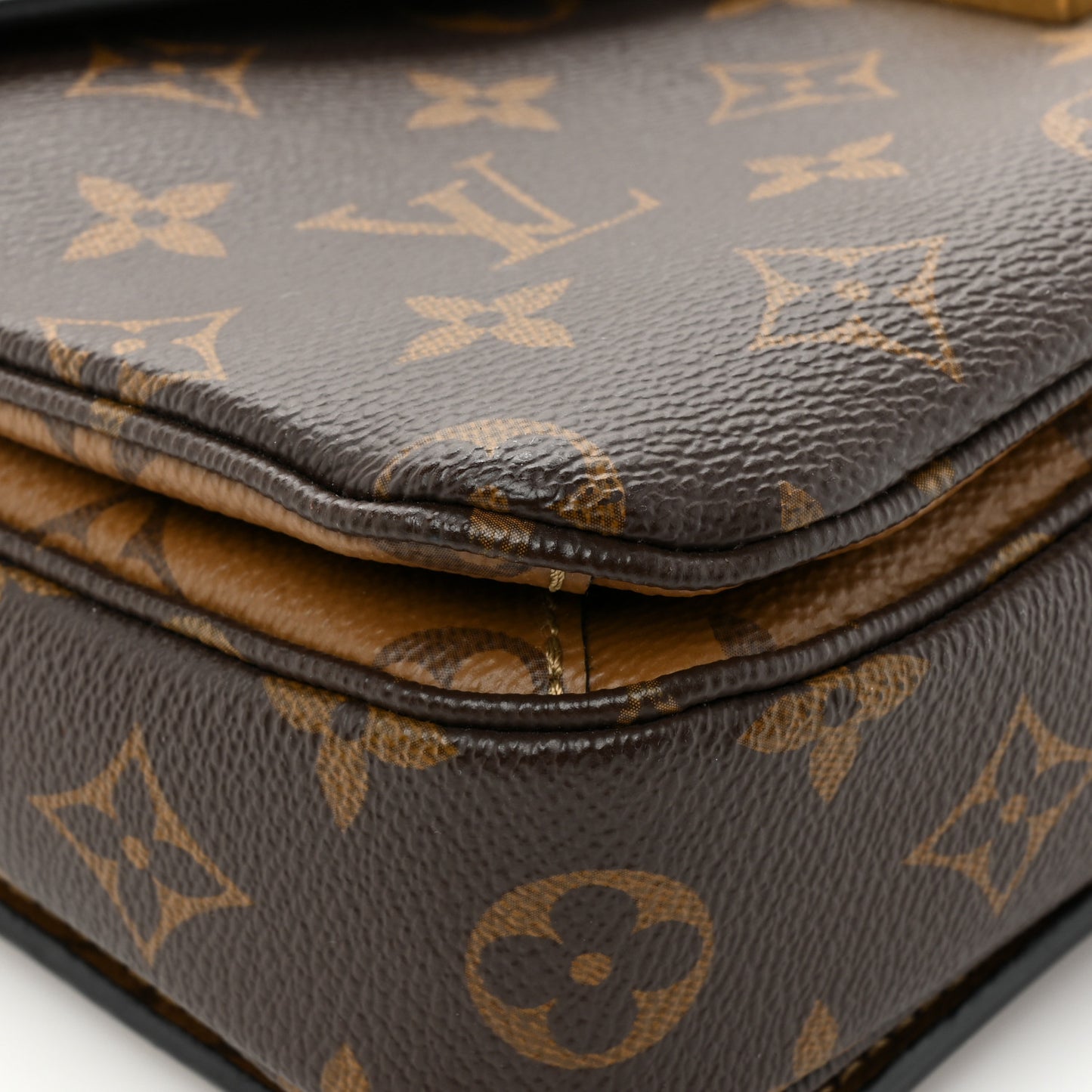Reverse Monogram Pochette Metis