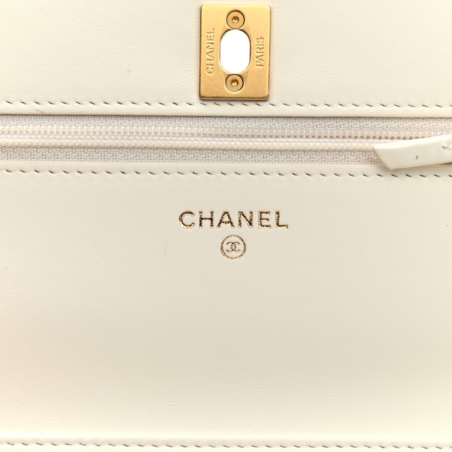 Lambskin Quilted CC Pearl Crush Wallet on Chain WOC White