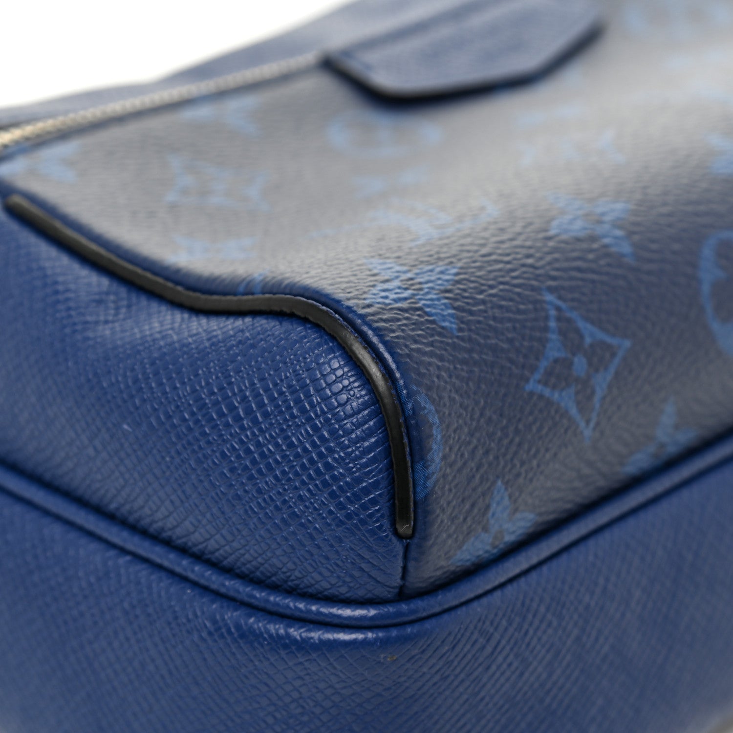 Louis Vuitton Taiga Monogram Outdoor Messenger Cobalt 11 of 15