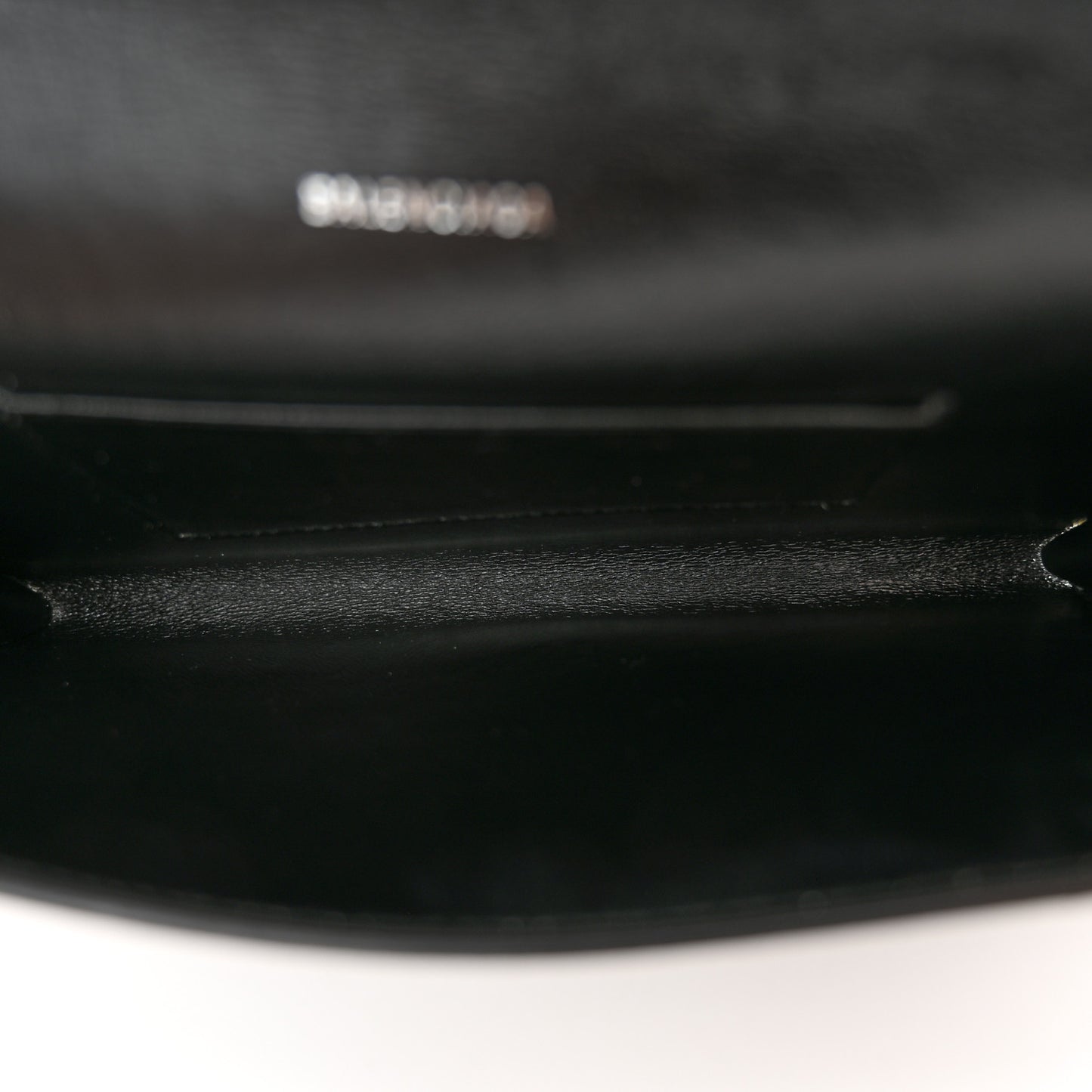 Grained Calfskin Logo Everyday Phone Holder Wallet On Chain Black White
