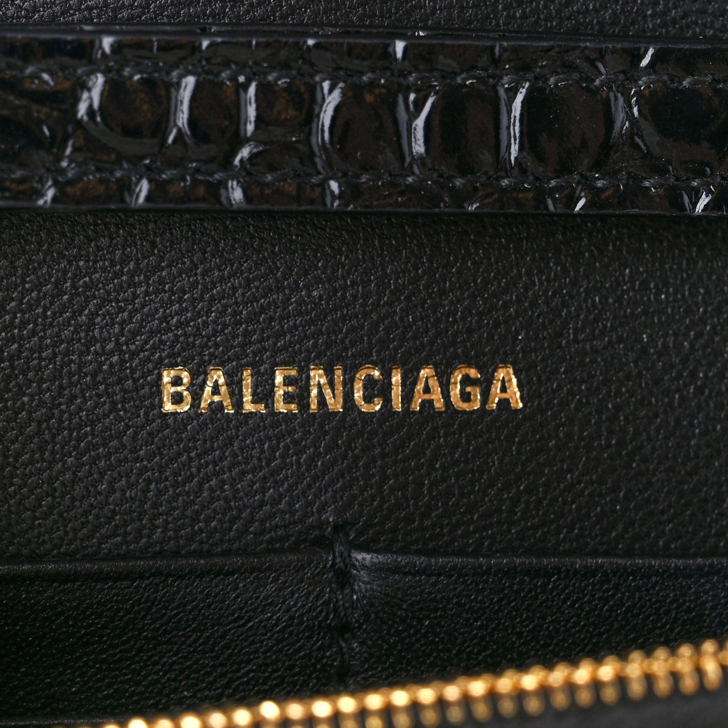 Shiny Calfskin Crocodile Embossed Hourglass Chain Bag Black