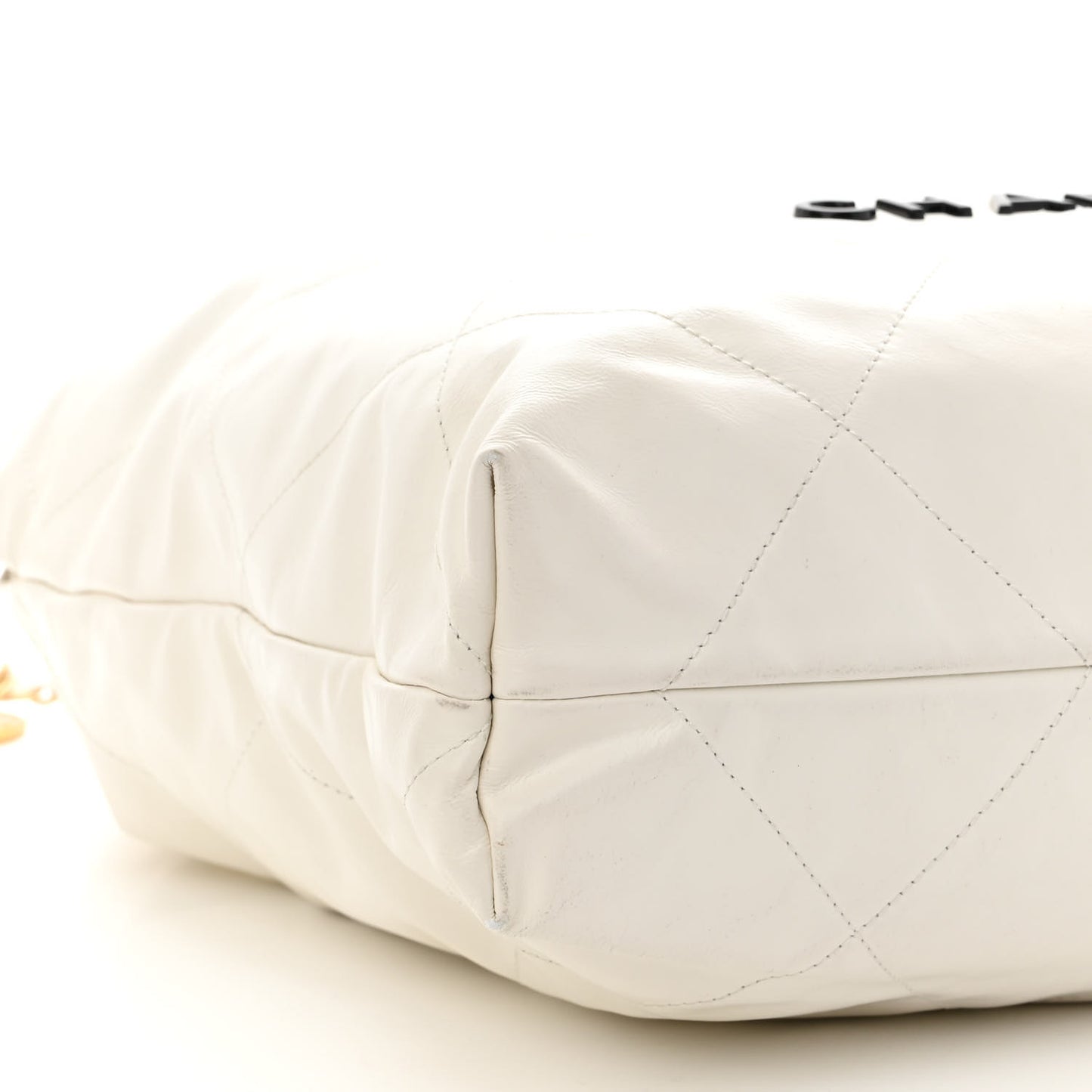 Shiny Calfskin Quilted Chanel 22 White Black