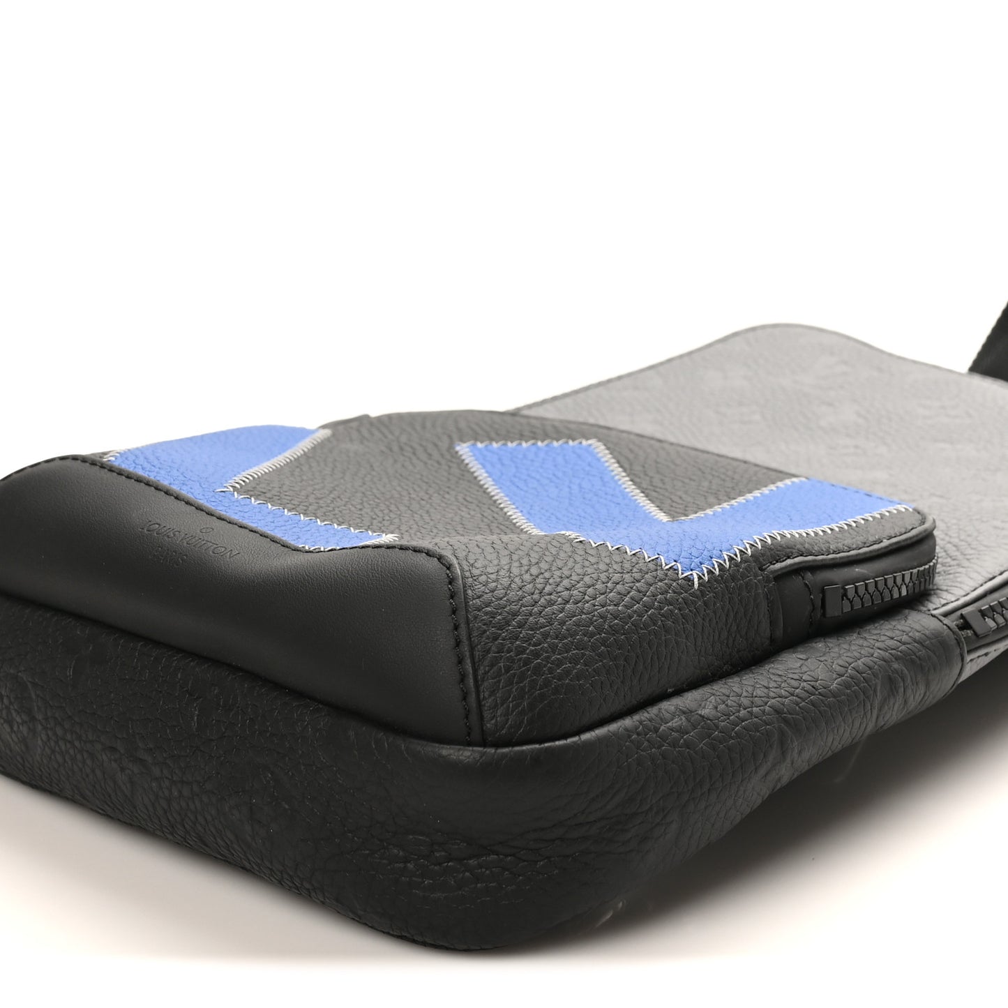 Empreinte Avenue Sling Bag Grey Blue