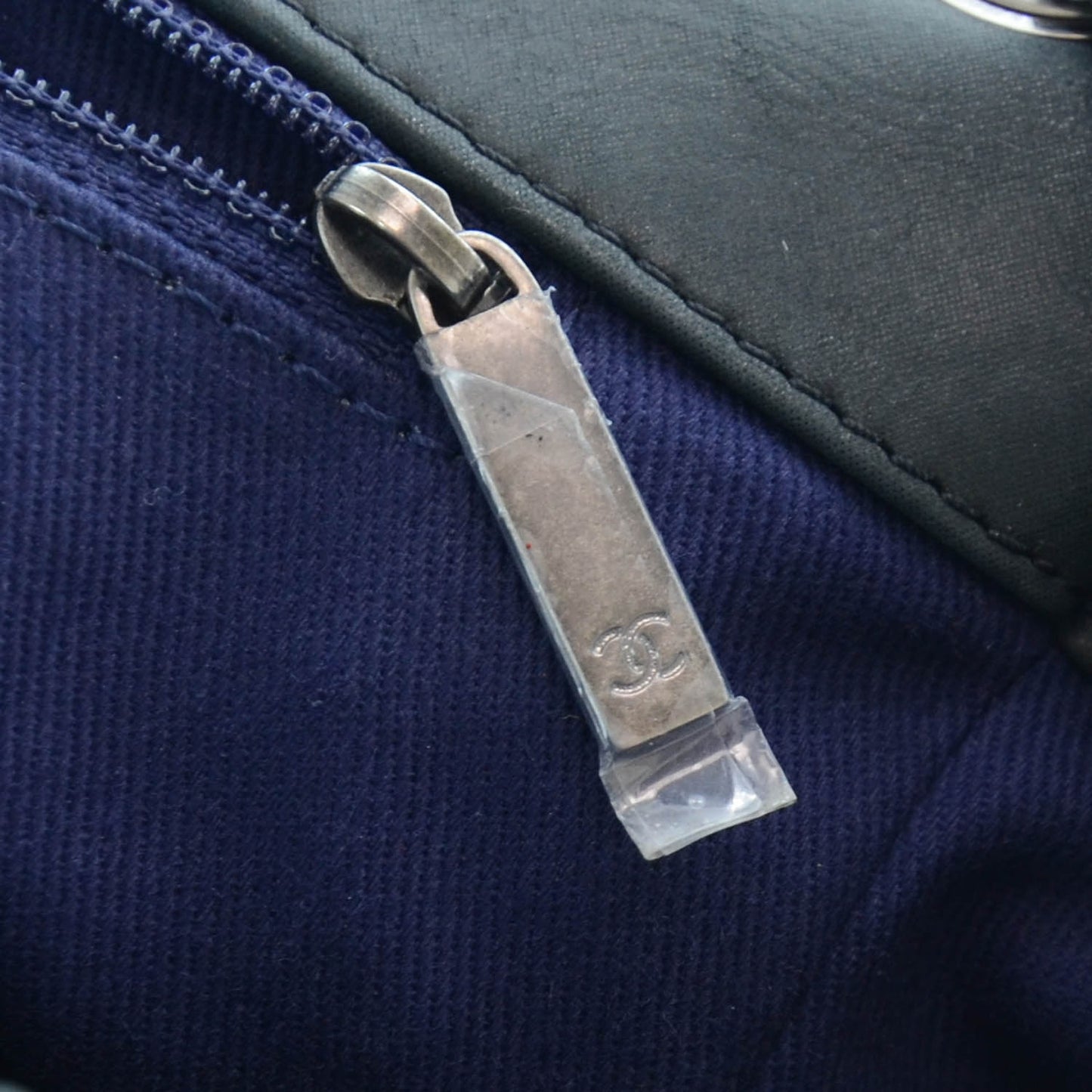 Iridescent Calfskin New Bubble Large Flap Black