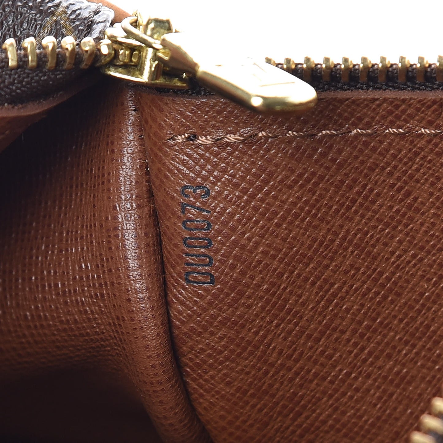 Monogram Papillon 26