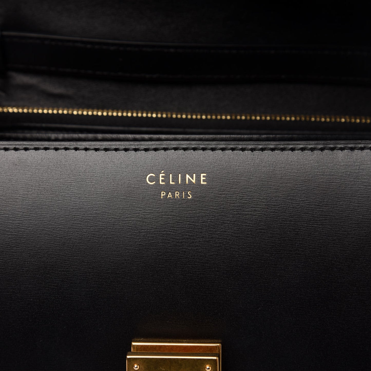 Box Calfskin Medium Classic Box Flap Black