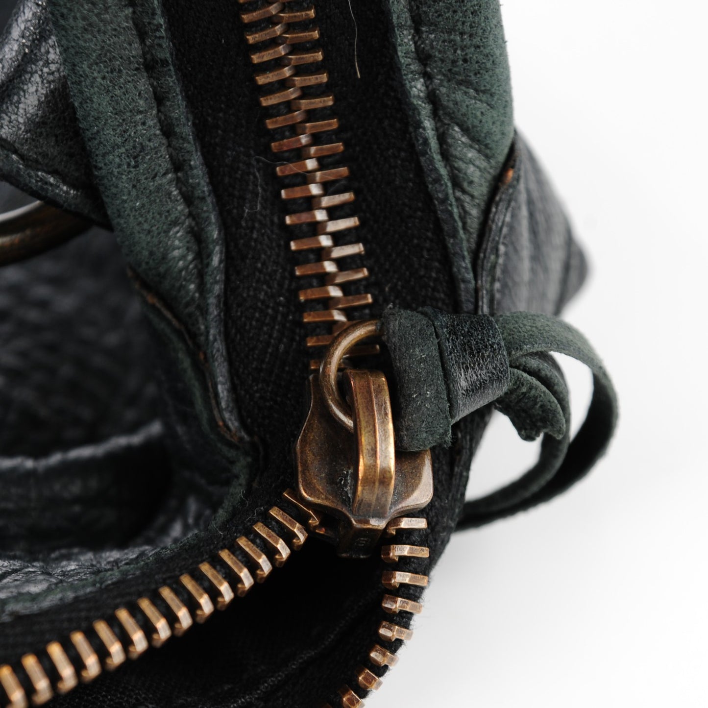 Agneau Classic Hardware Day Hobo Black