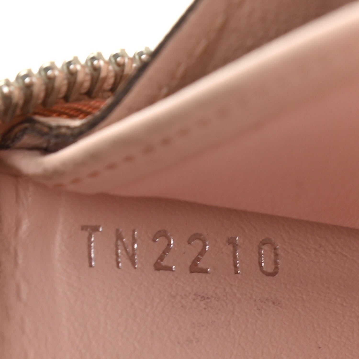 Louis Vuitton Mahina Zippy Wallet Magnolia 7 of 12