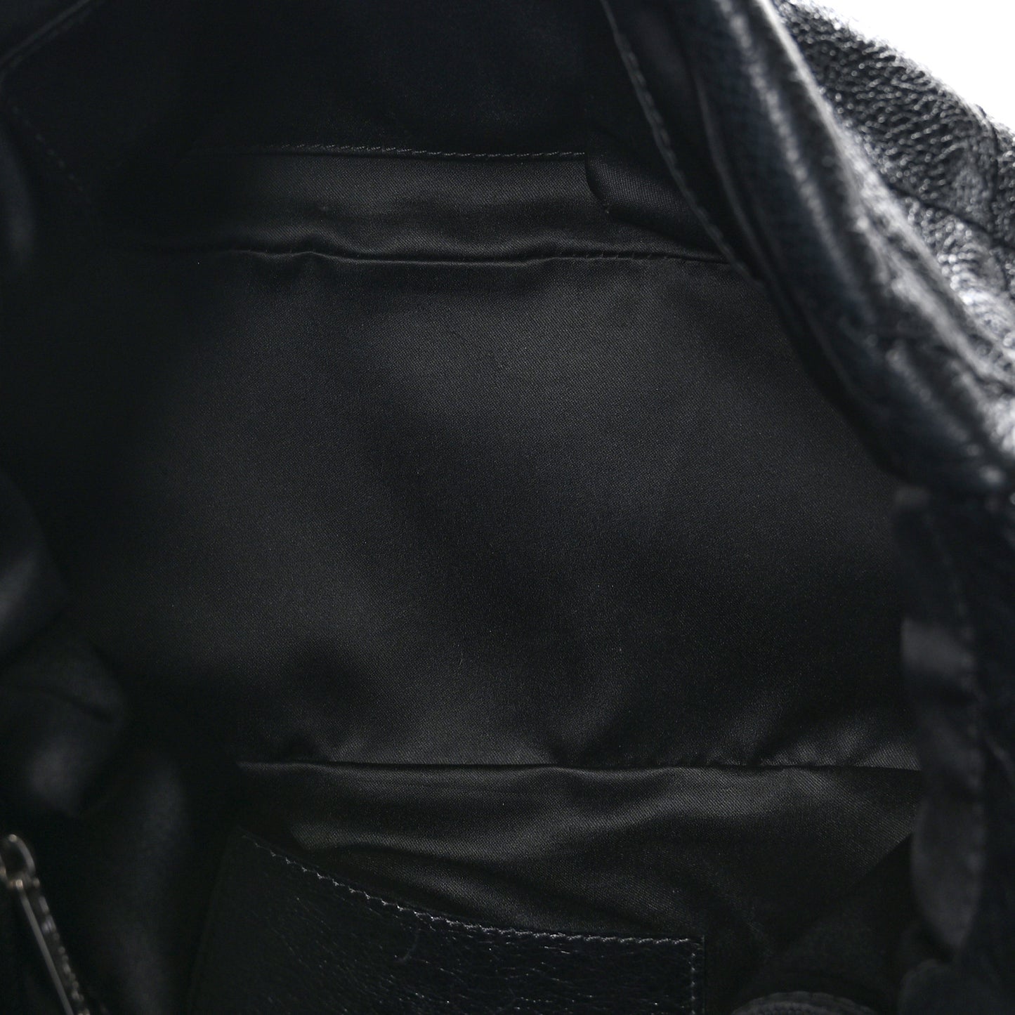 Glazed Calfskin Stitched On The Road Flap Black