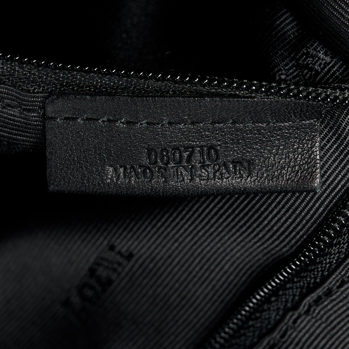 Calfskin Amazona 28 Black