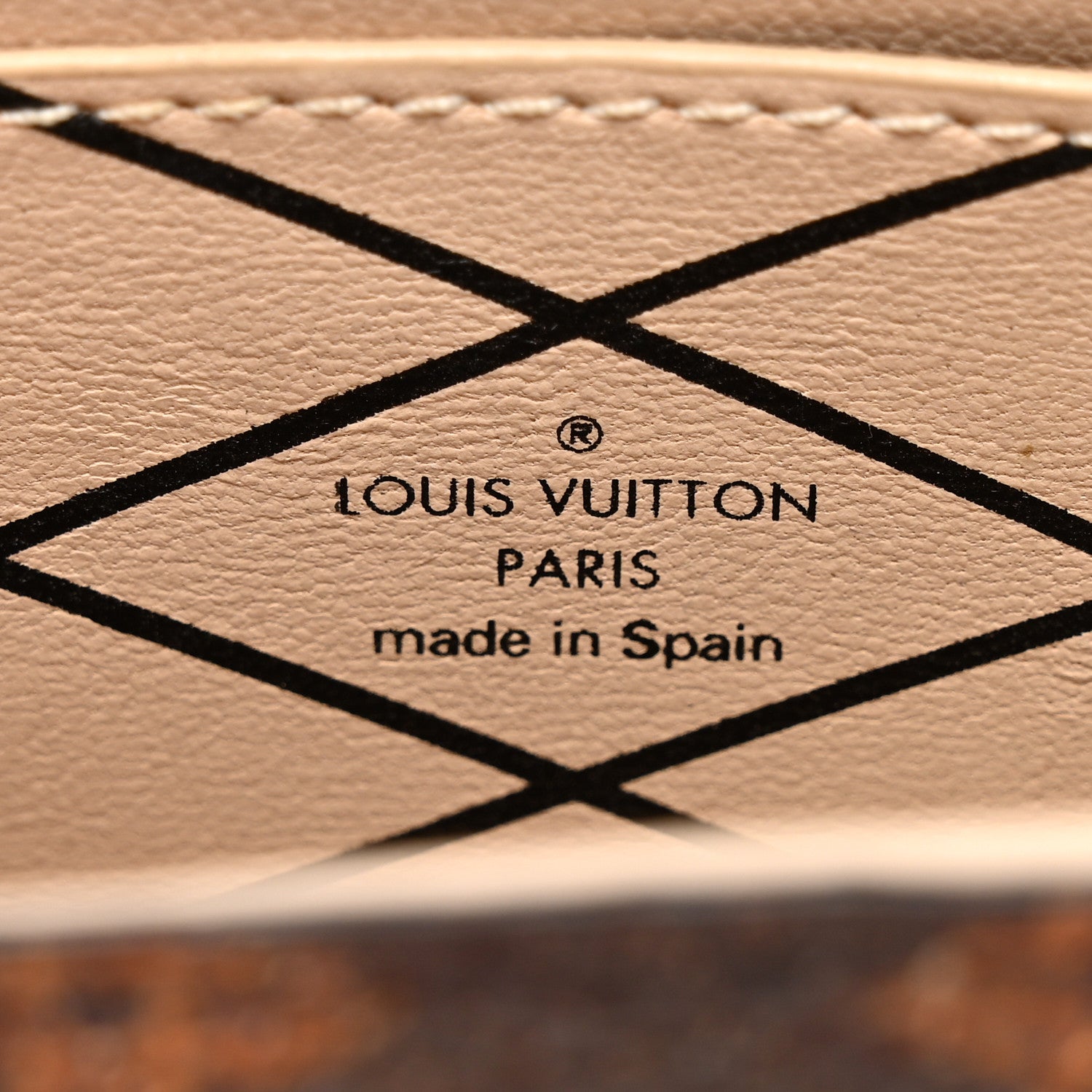 Louis Vuitton Monogram Essential Time Trunk 6 of 7