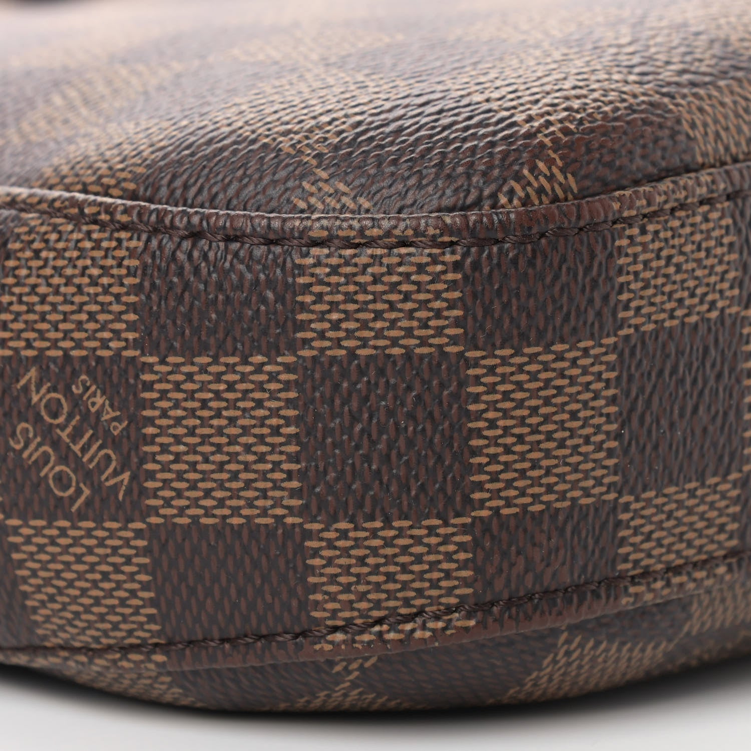 Louis Vuitton Damier Ebene South Bank Besace 9 of 10