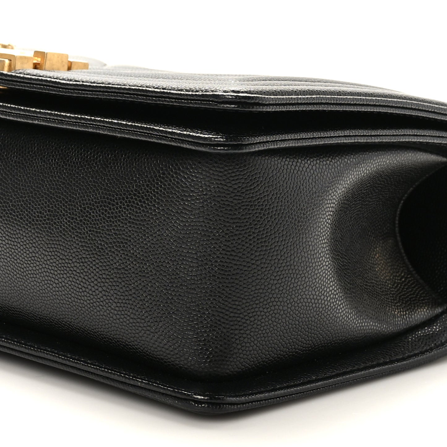 Caviar Chevron Quilted Medium Boy Flap Black