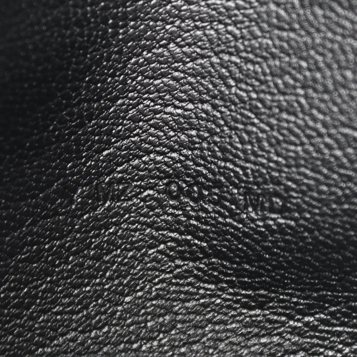 Chevre Mysore Kelly Pocket Compact Wallet Black