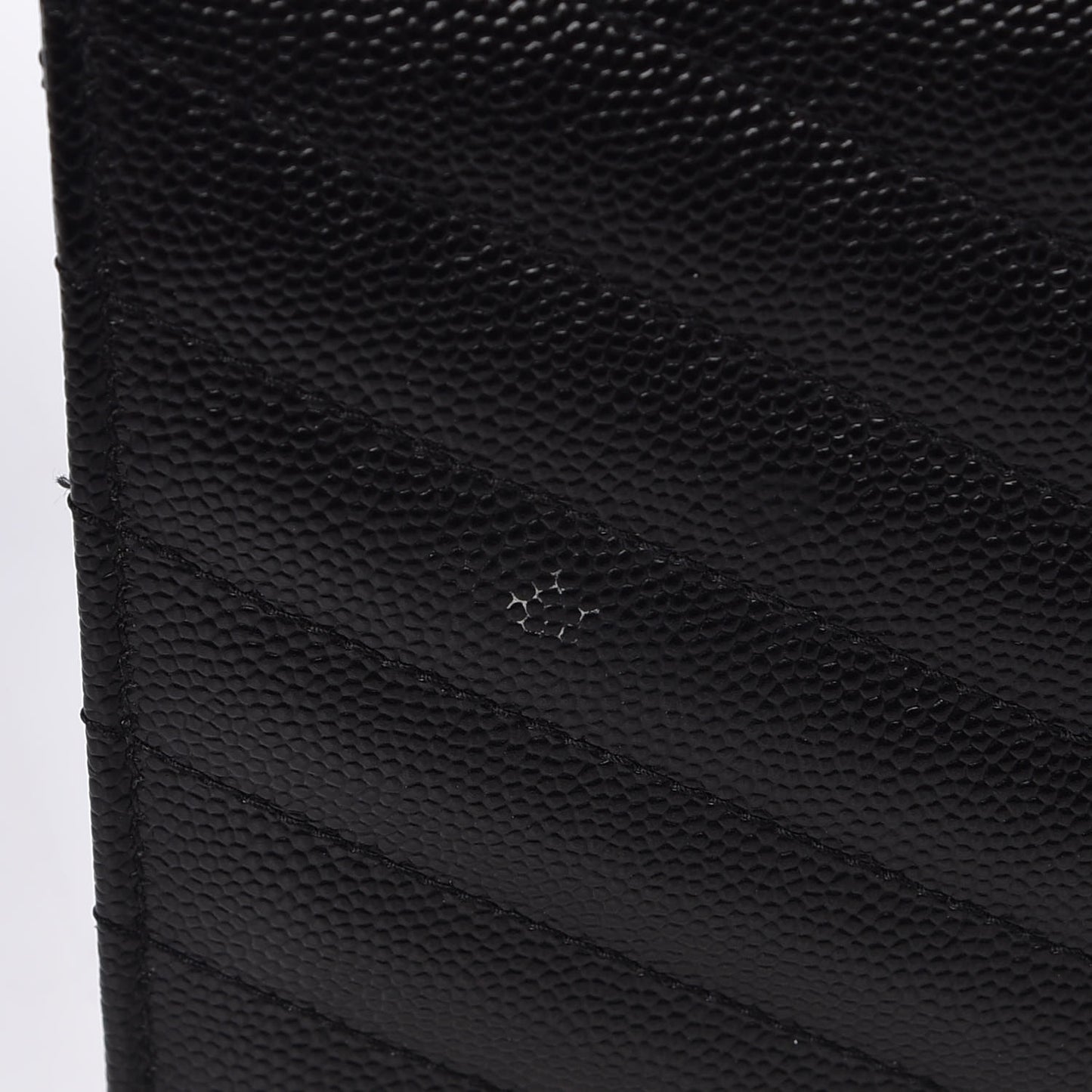 Grain De Poudre Matelasse Chevron Medium Monogram Chain Wallet Black