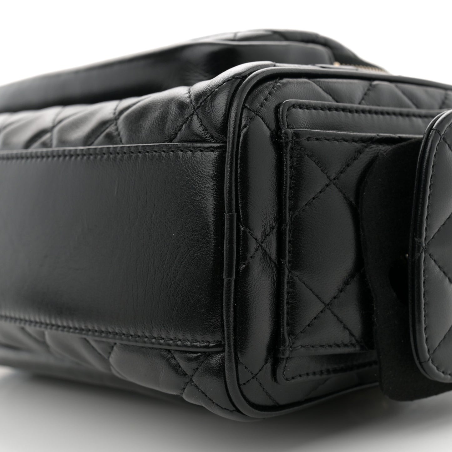 Shiny Crumpled Lambskin Quilted Medium Preppy Pocket Camera Case Black