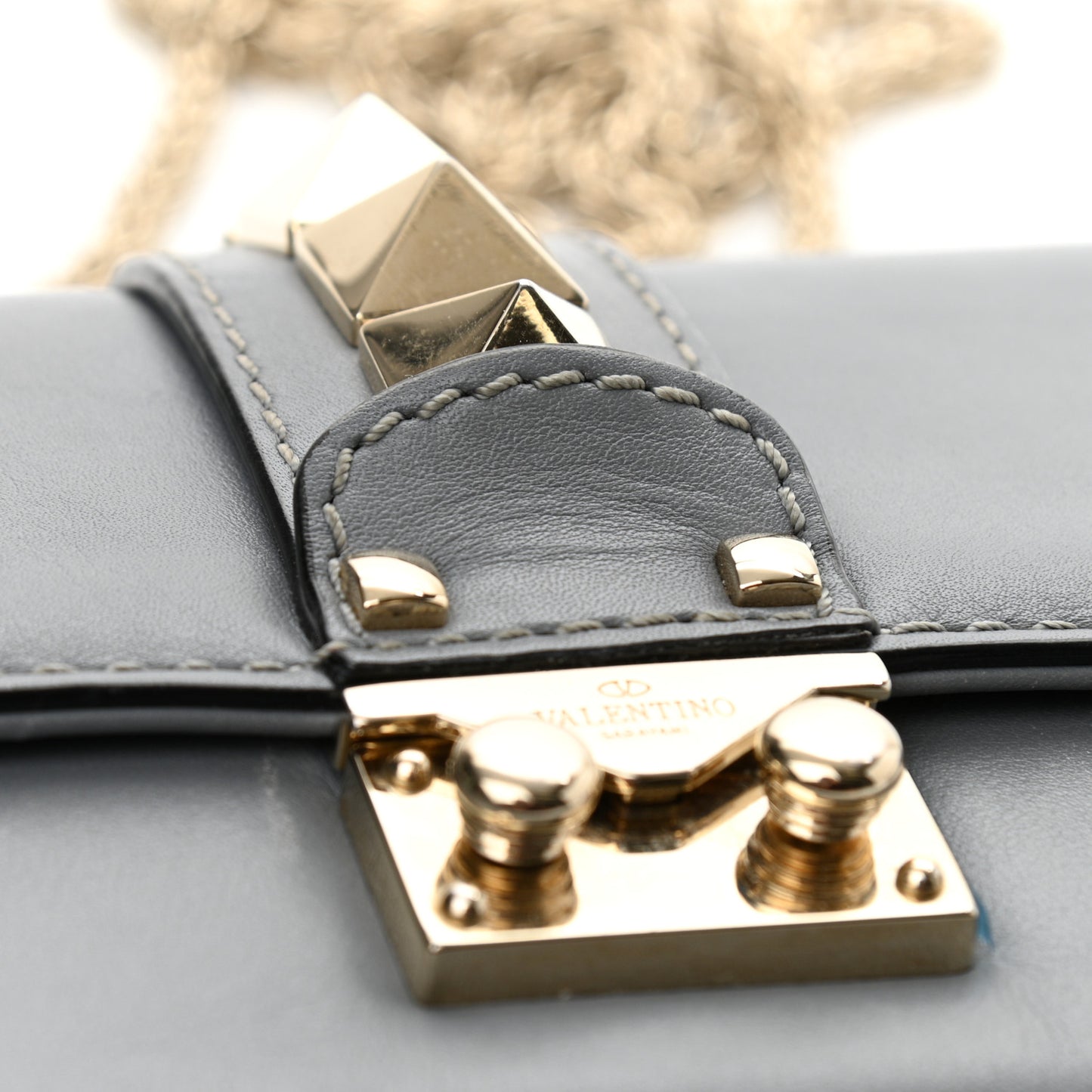 Vitello Mini Glam Lock Rockstud Flap Light Stone