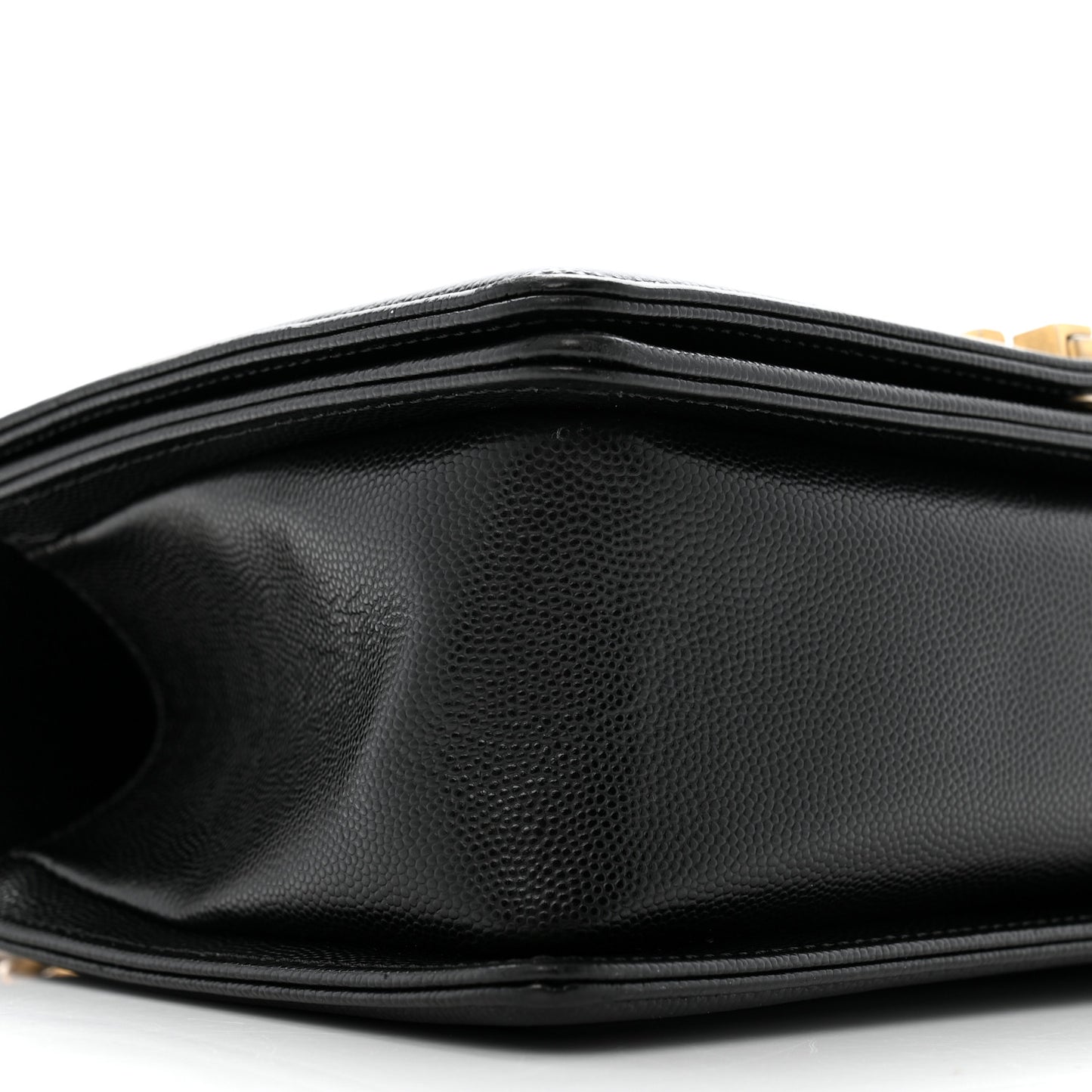 Caviar Quilted Medium Boy Flap Black