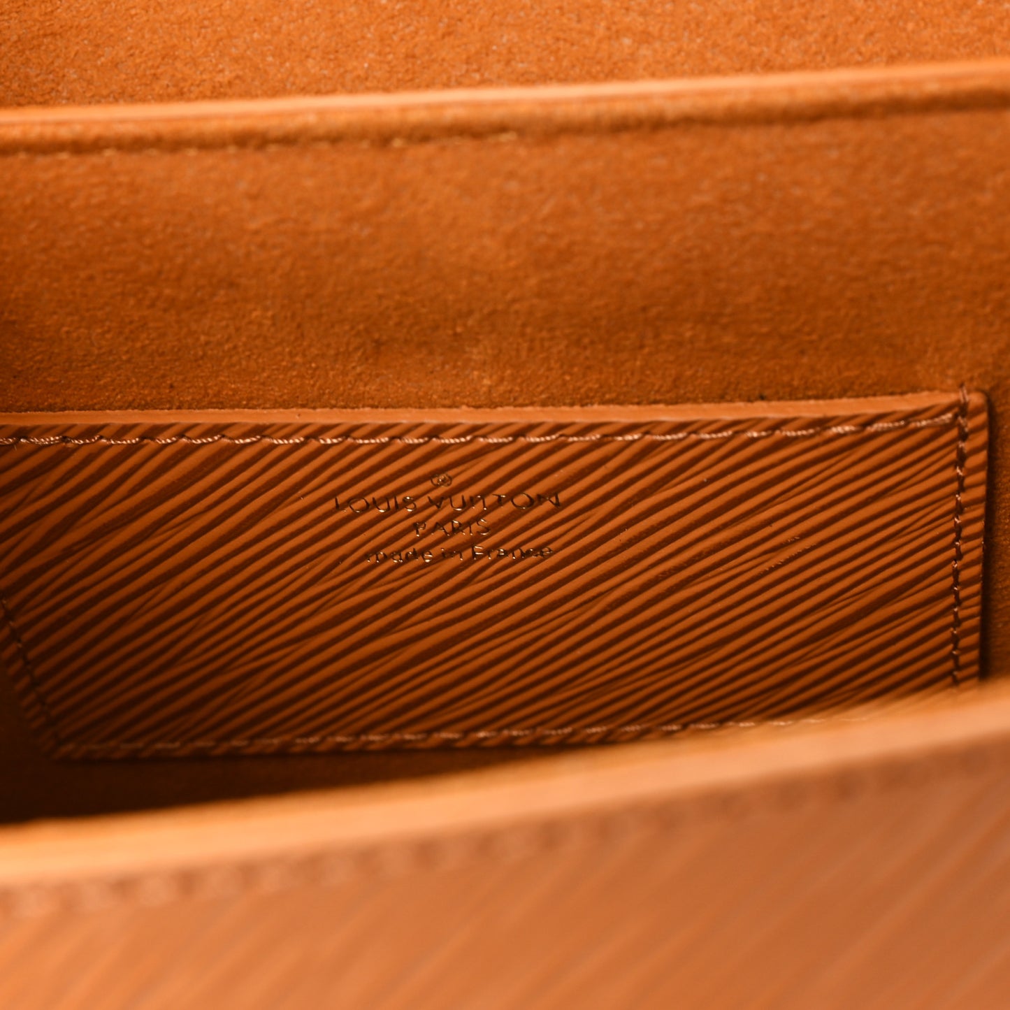Epi Twist Shoulder Bag MM Gold Miel
