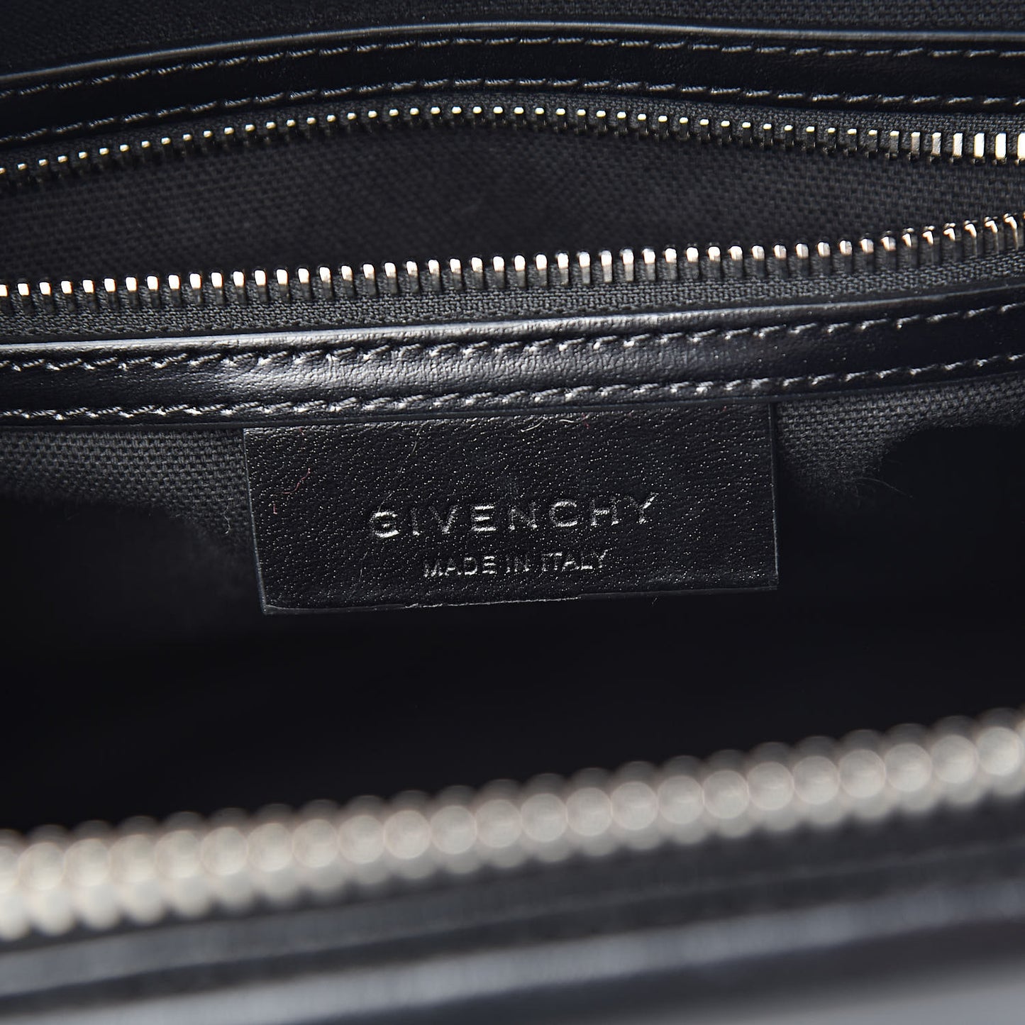 Shiny Lord Calfskin Small Antigona Black